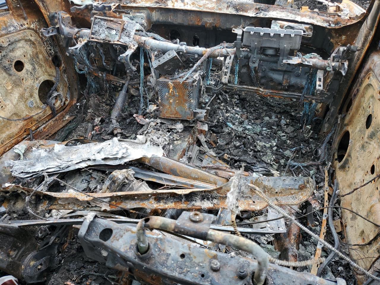 2015 Hyundai Equus Signature Burn vin: KMHGH4JH2FU093944