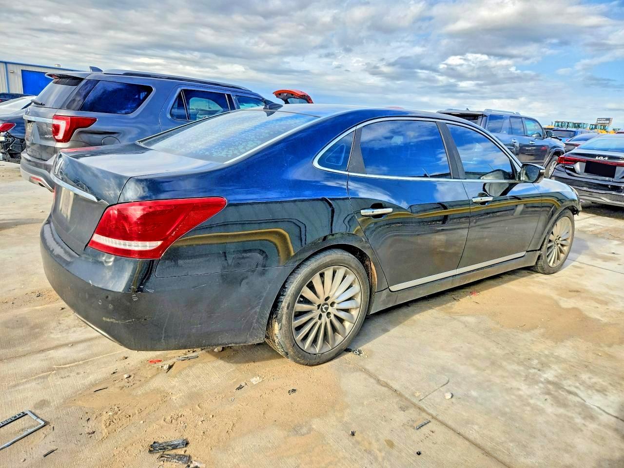2015 Hyundai Equus Ultimate Black vin: KMHGH4JH2FU095225