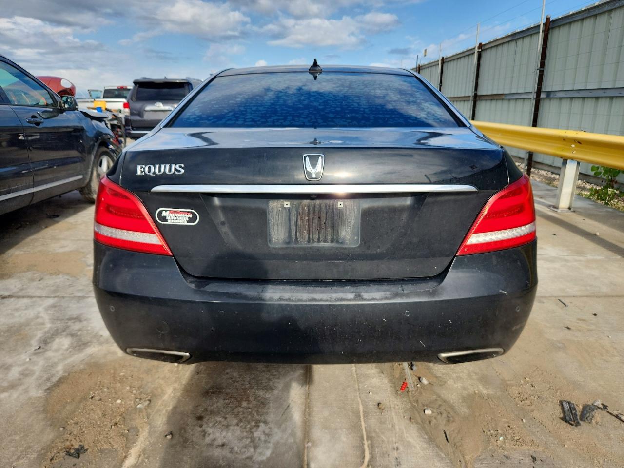 2015 Hyundai Equus Ultimate Black vin: KMHGH4JH2FU095225