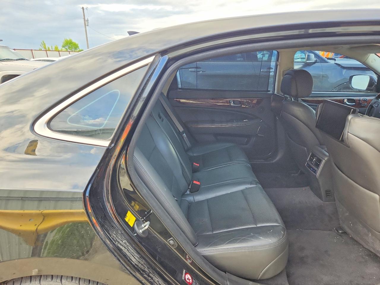2015 Hyundai Equus Ultimate Black vin: KMHGH4JH2FU095225