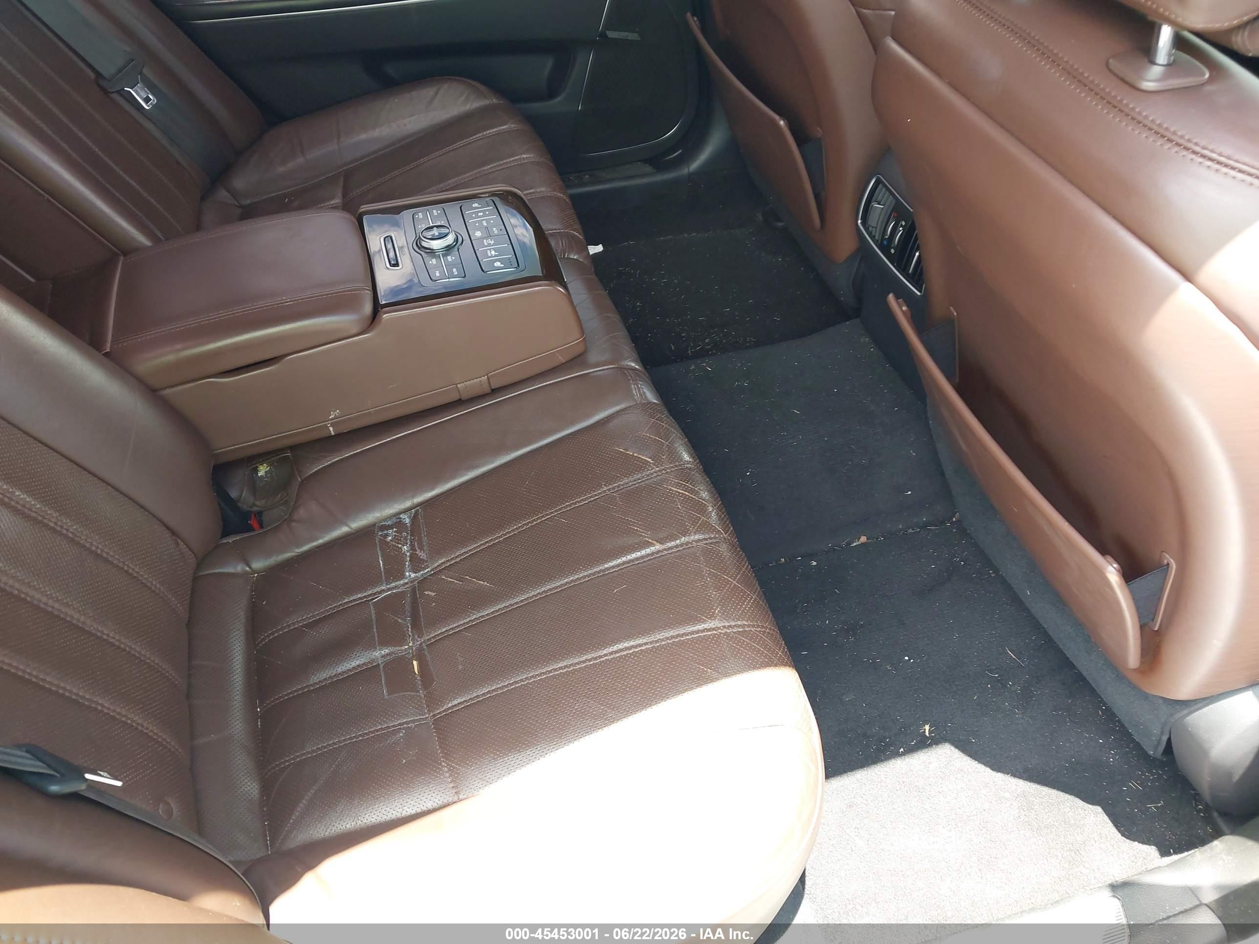 2012 Hyundai Equus Signature Gray vin: KMHGH4JH3CU051570