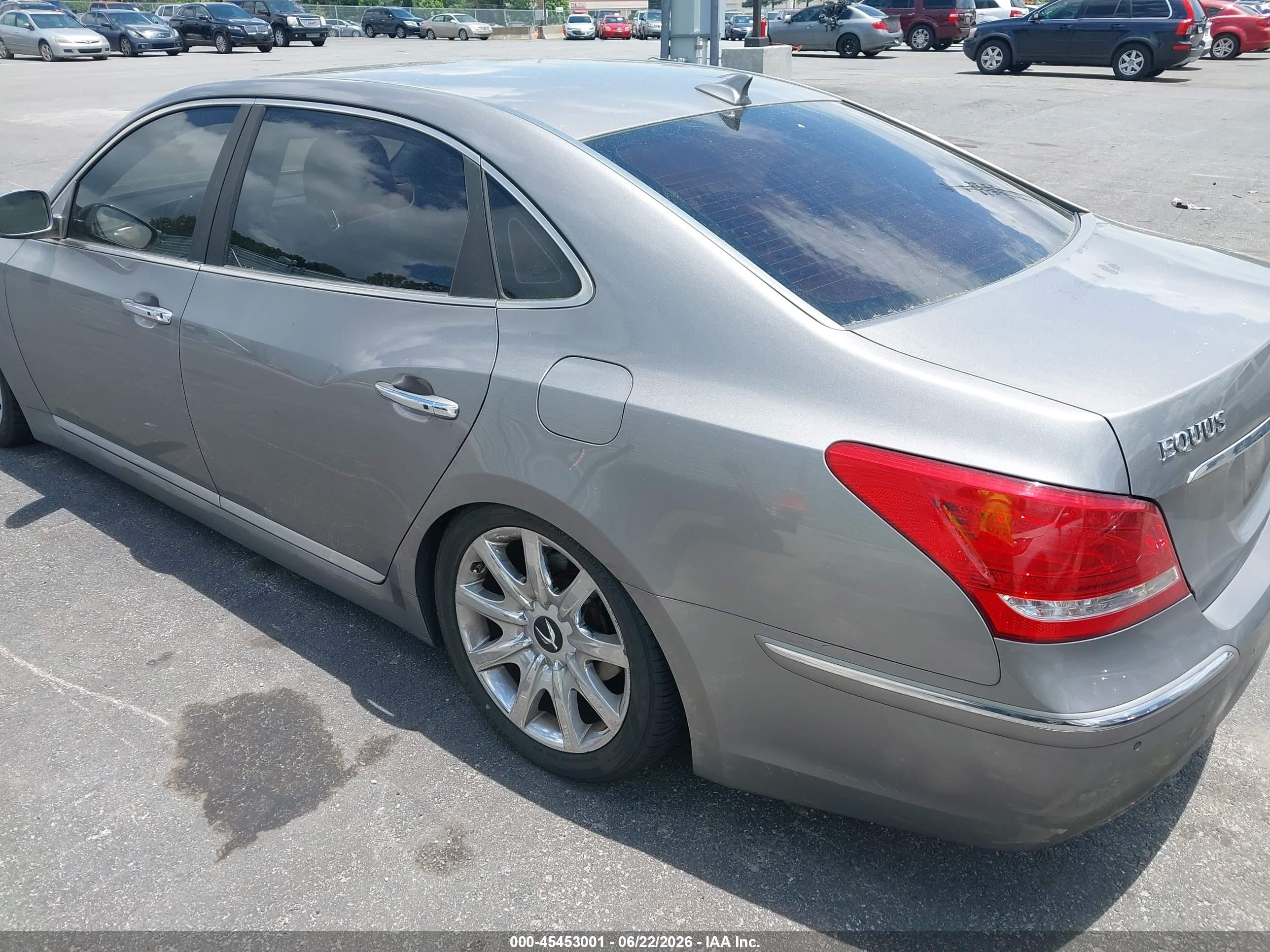 2012 Hyundai Equus Signature Gray vin: KMHGH4JH3CU051570