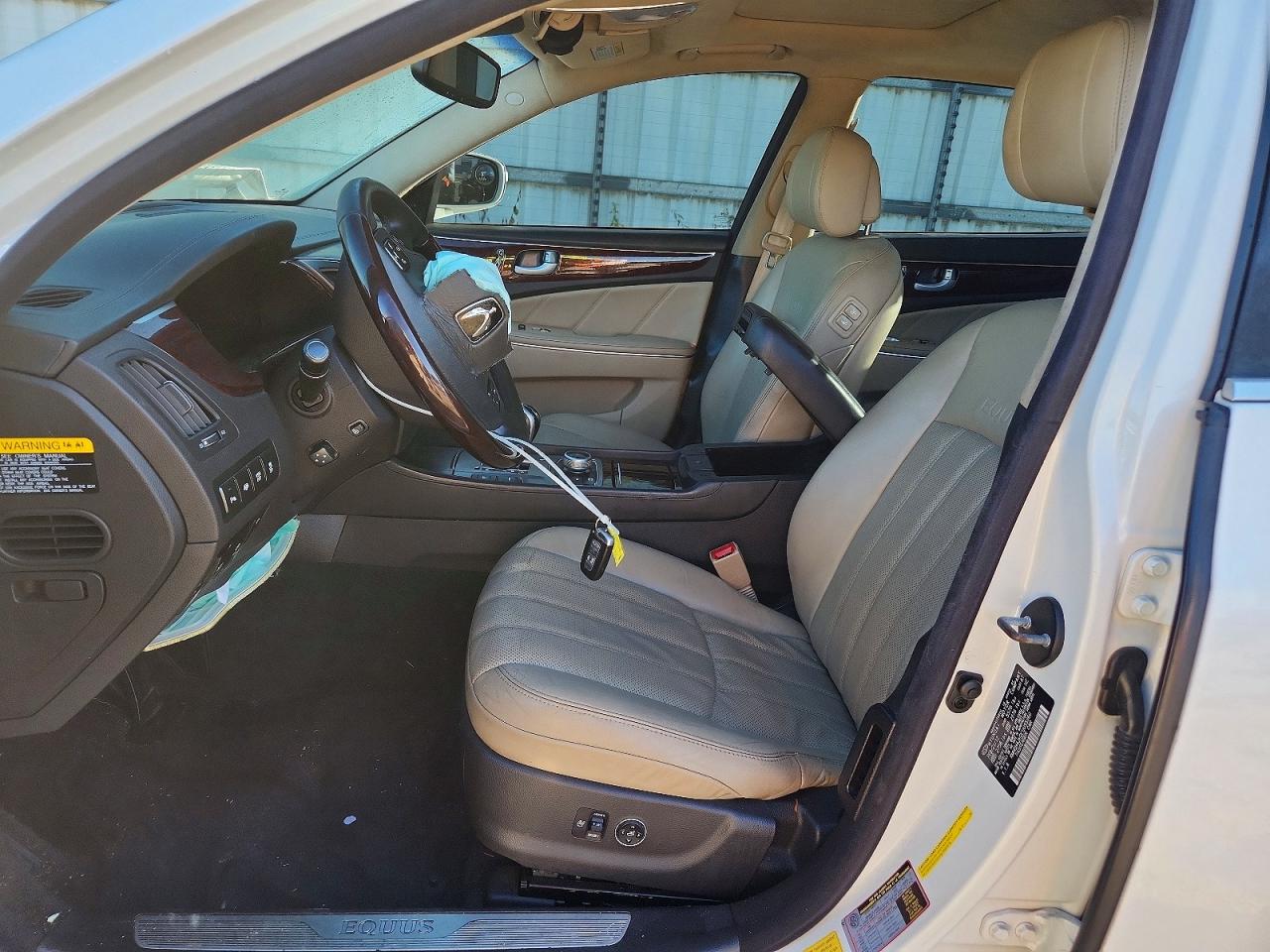 2012 Hyundai Equus White vin: KMHGH4JH3CU055960