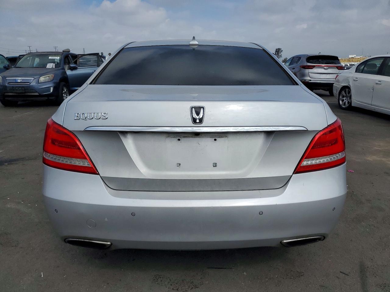 2015 Hyundai Equus Signature Silver vin: KMHGH4JH4FU094190