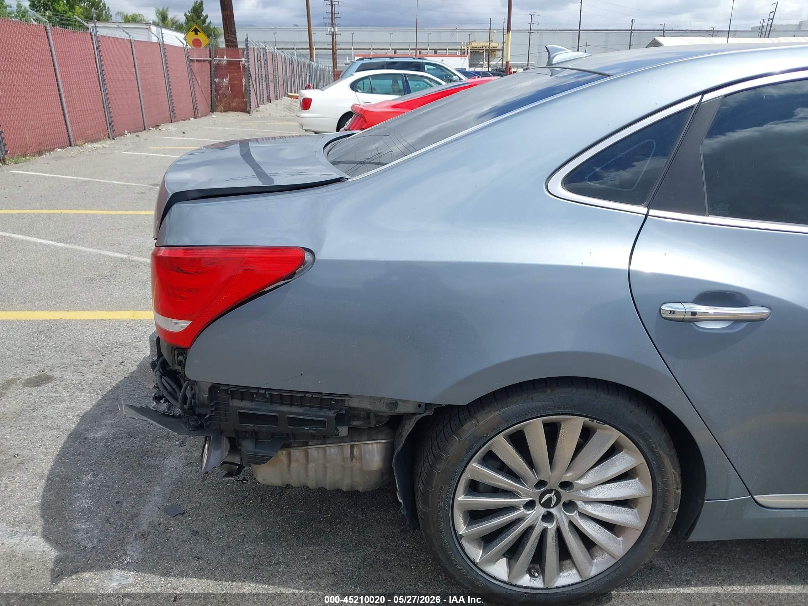 2015 Hyundai Equus Ultimate Teal vin: KMHGH4JH4FU097817