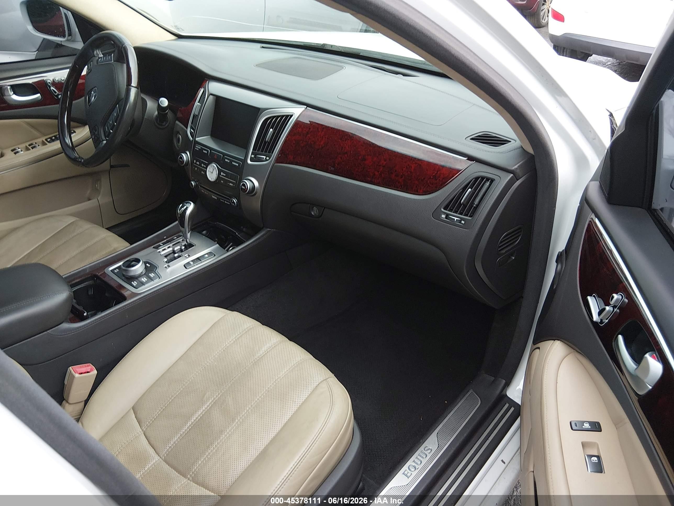 2012 Hyundai Equus Signature White vin: KMHGH4JH6CU050350