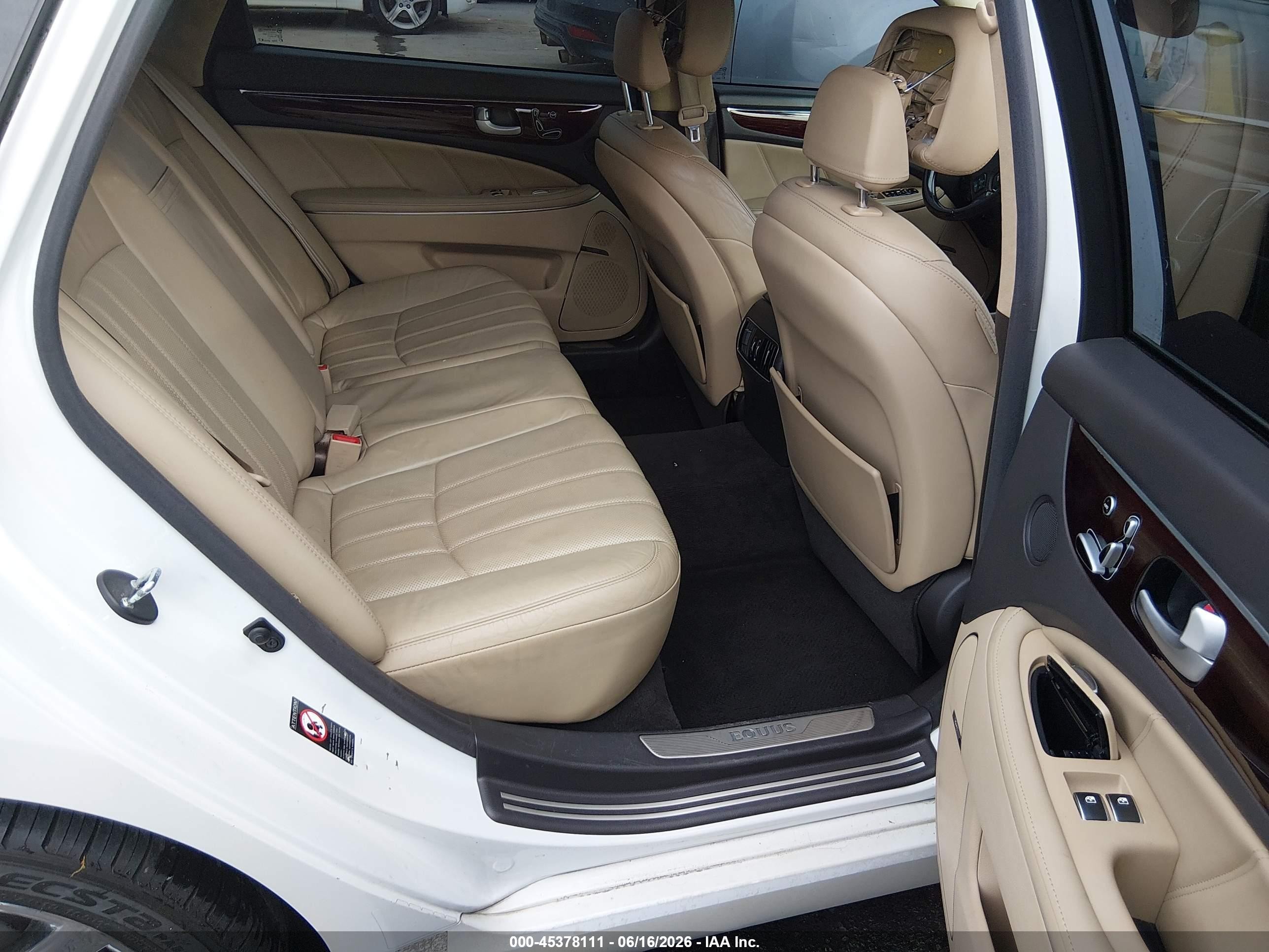2012 Hyundai Equus Signature White vin: KMHGH4JH6CU050350