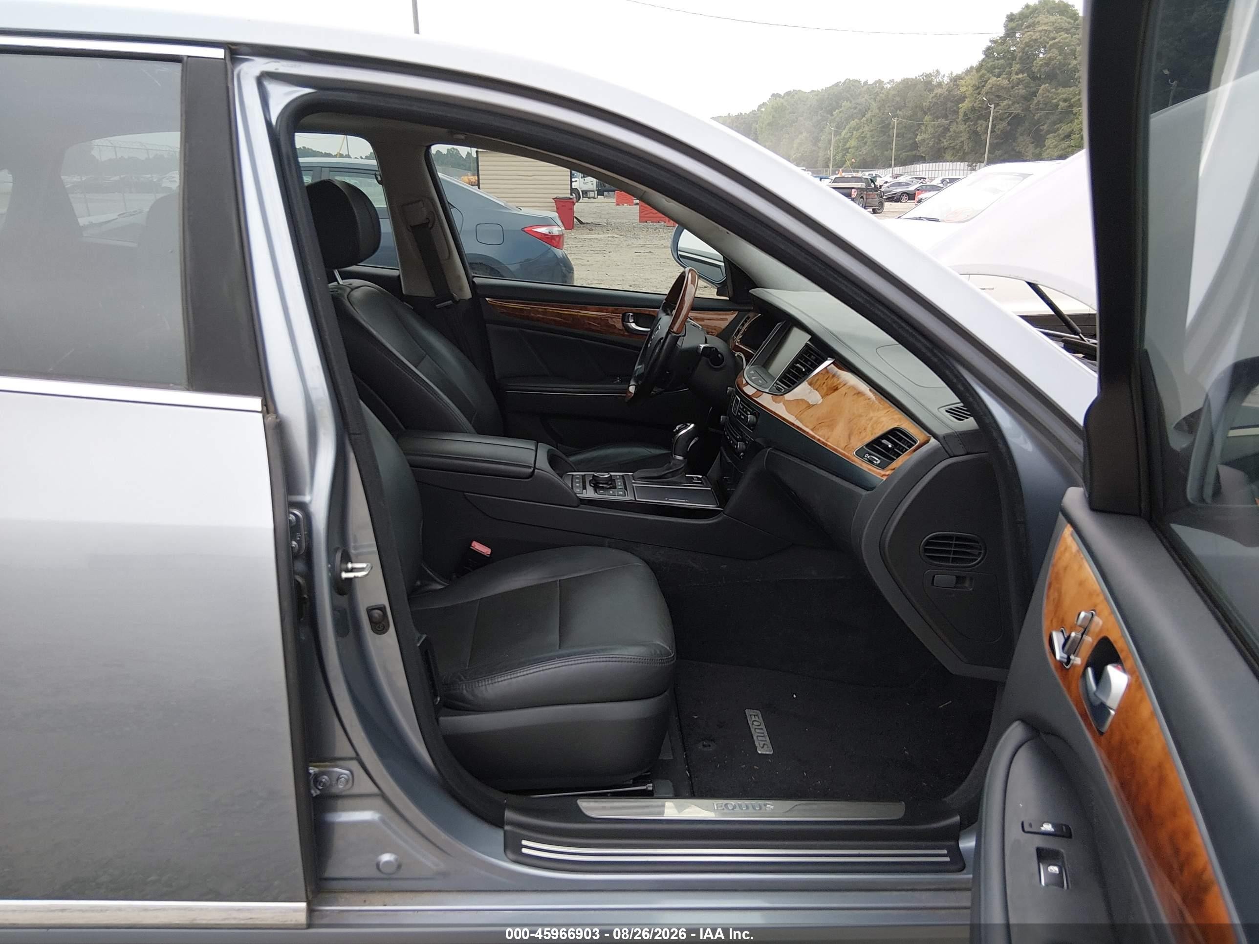 2014 Hyundai Equus Signature Light Blue vin: KMHGH4JH6EU080080