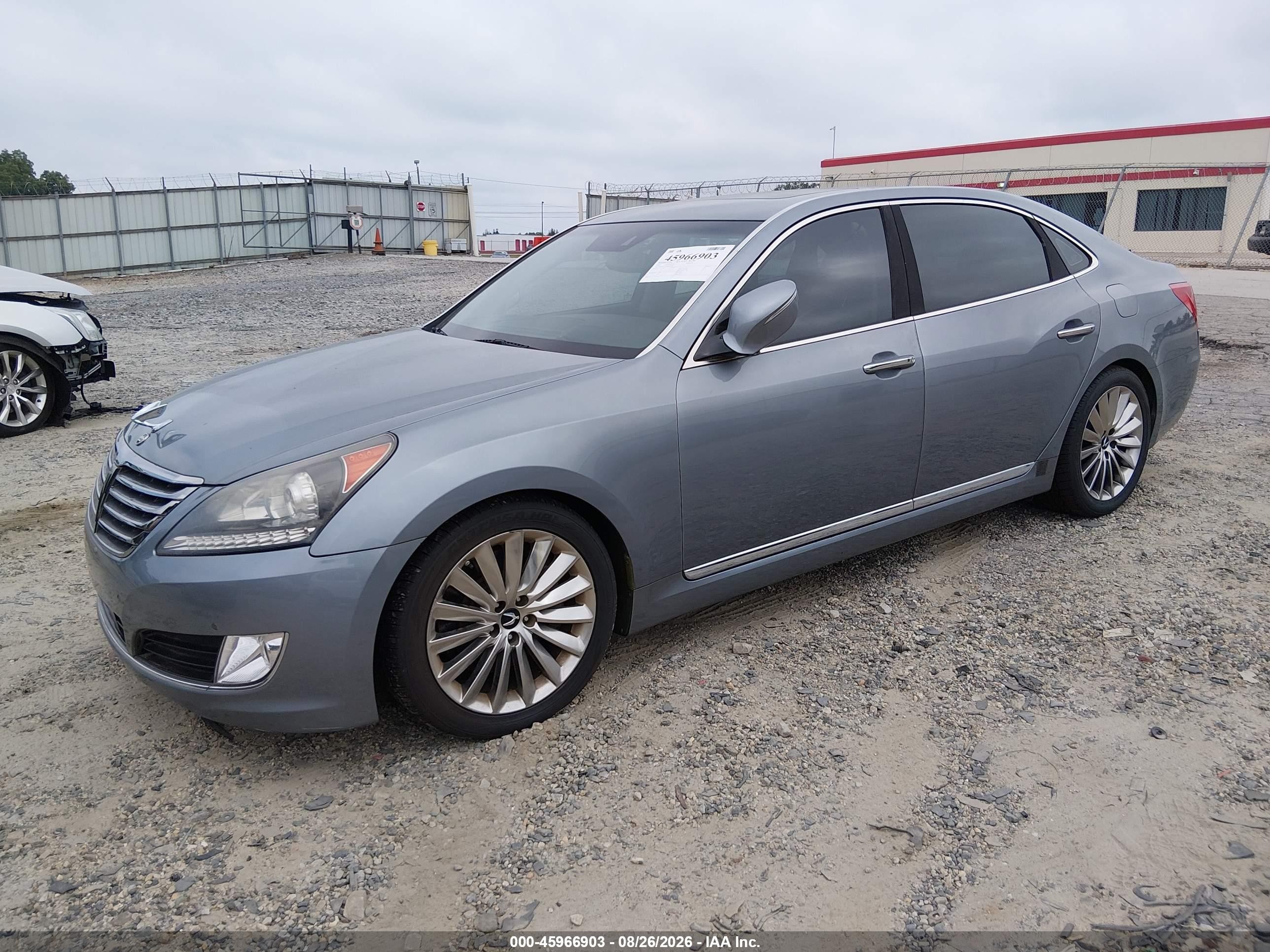 2014 Hyundai Equus Signature Light Blue vin: KMHGH4JH6EU080080