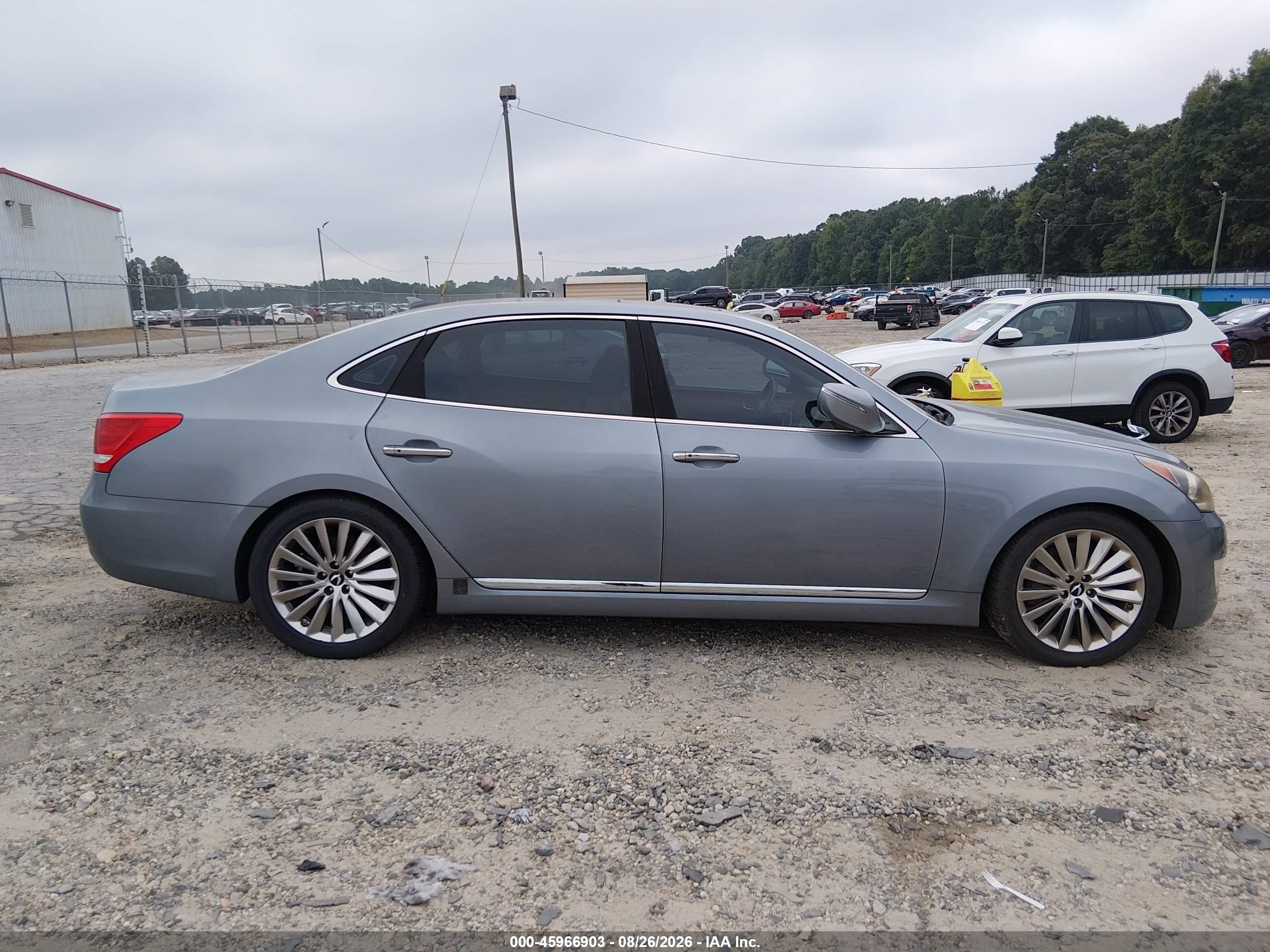 2014 Hyundai Equus Signature Light Blue vin: KMHGH4JH6EU080080