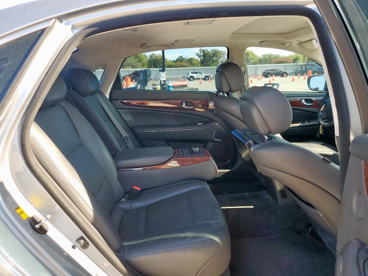 2015 Hyundai Equus Signature Серебряный vin: KMHGH4JH6FU100412