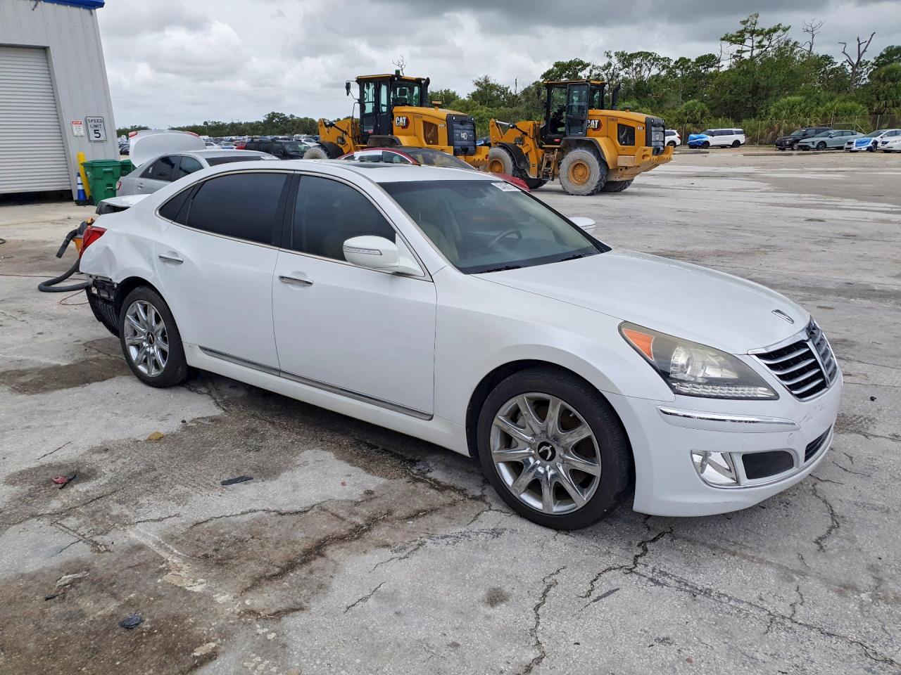 2012 Hyundai Equus Signature White vin: KMHGH4JH7CU052205