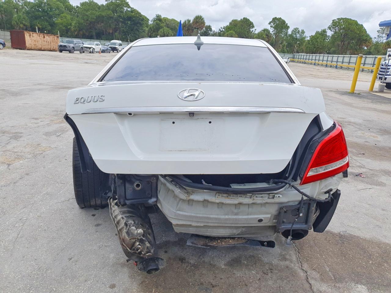 2012 Hyundai Equus Signature White vin: KMHGH4JH7CU052205