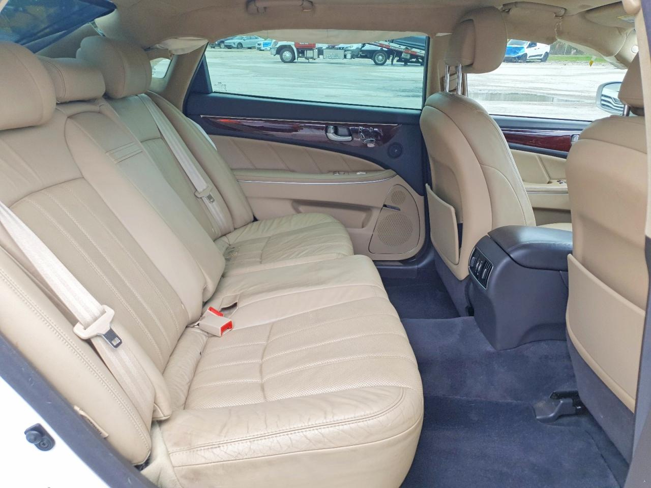2012 Hyundai Equus Signature White vin: KMHGH4JH7CU052205