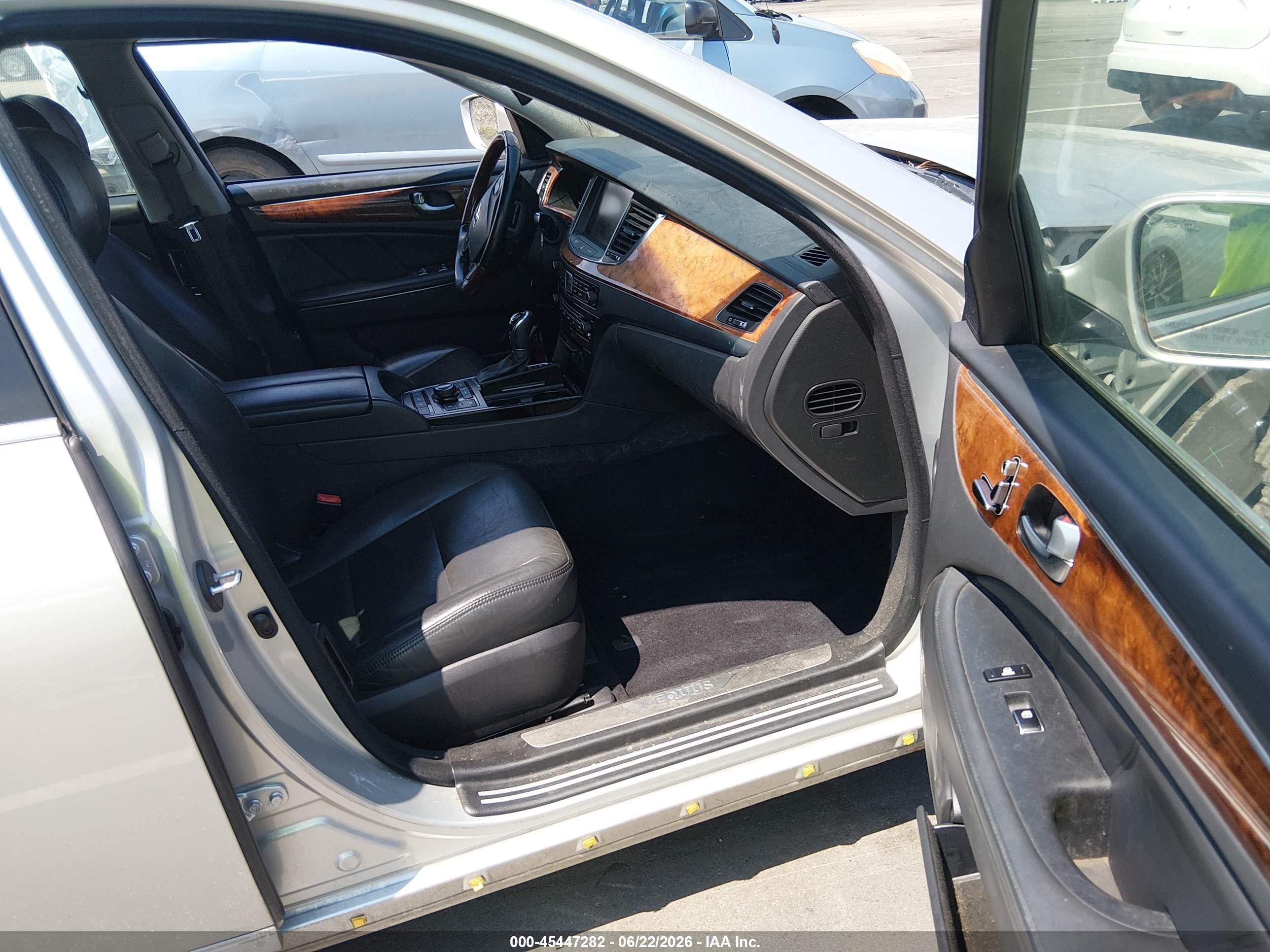 2014 Hyundai Equus Signature Серебряный vin: KMHGH4JH7EU076491
