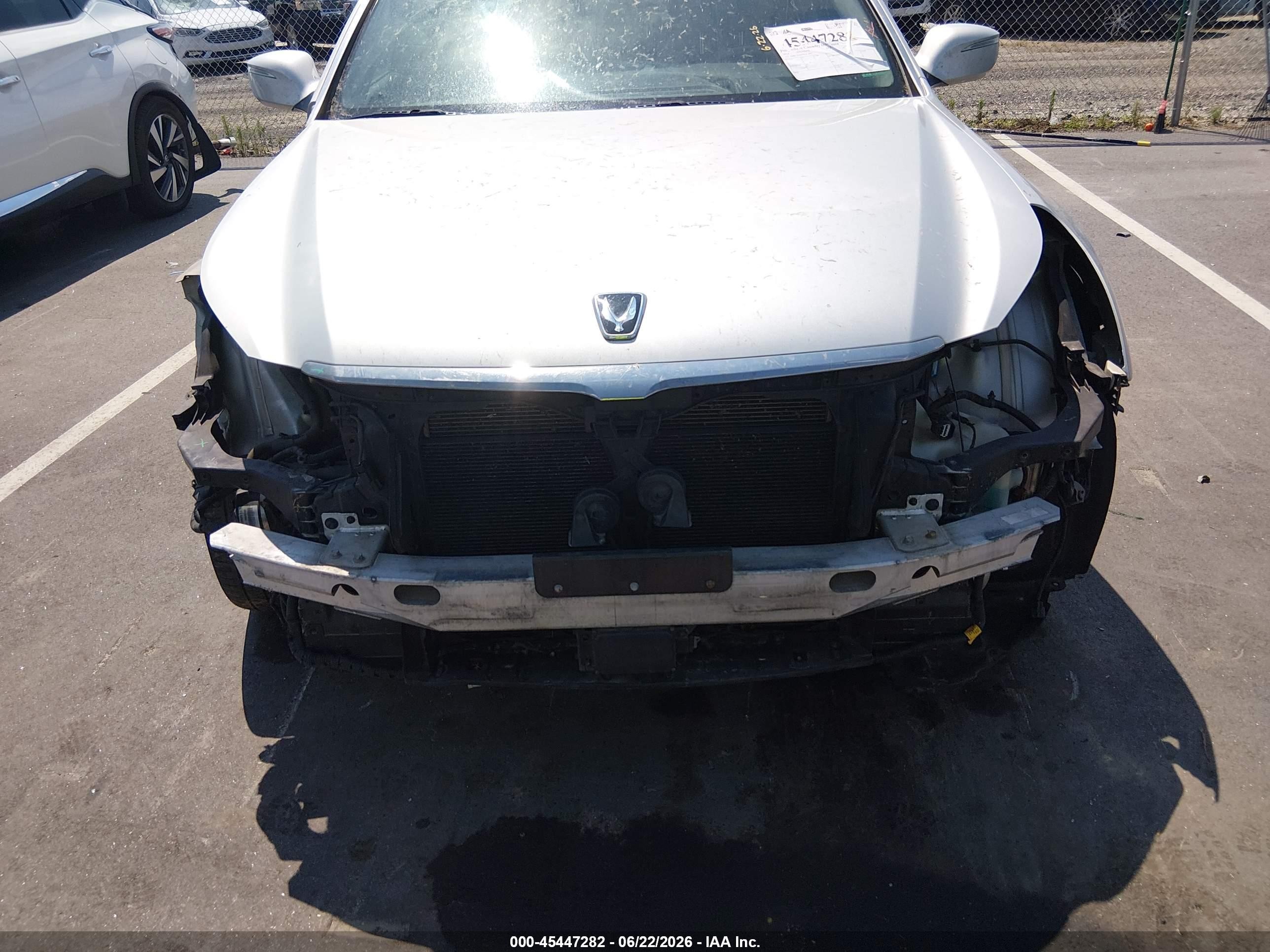 2014 Hyundai Equus Signature Серебряный vin: KMHGH4JH7EU076491