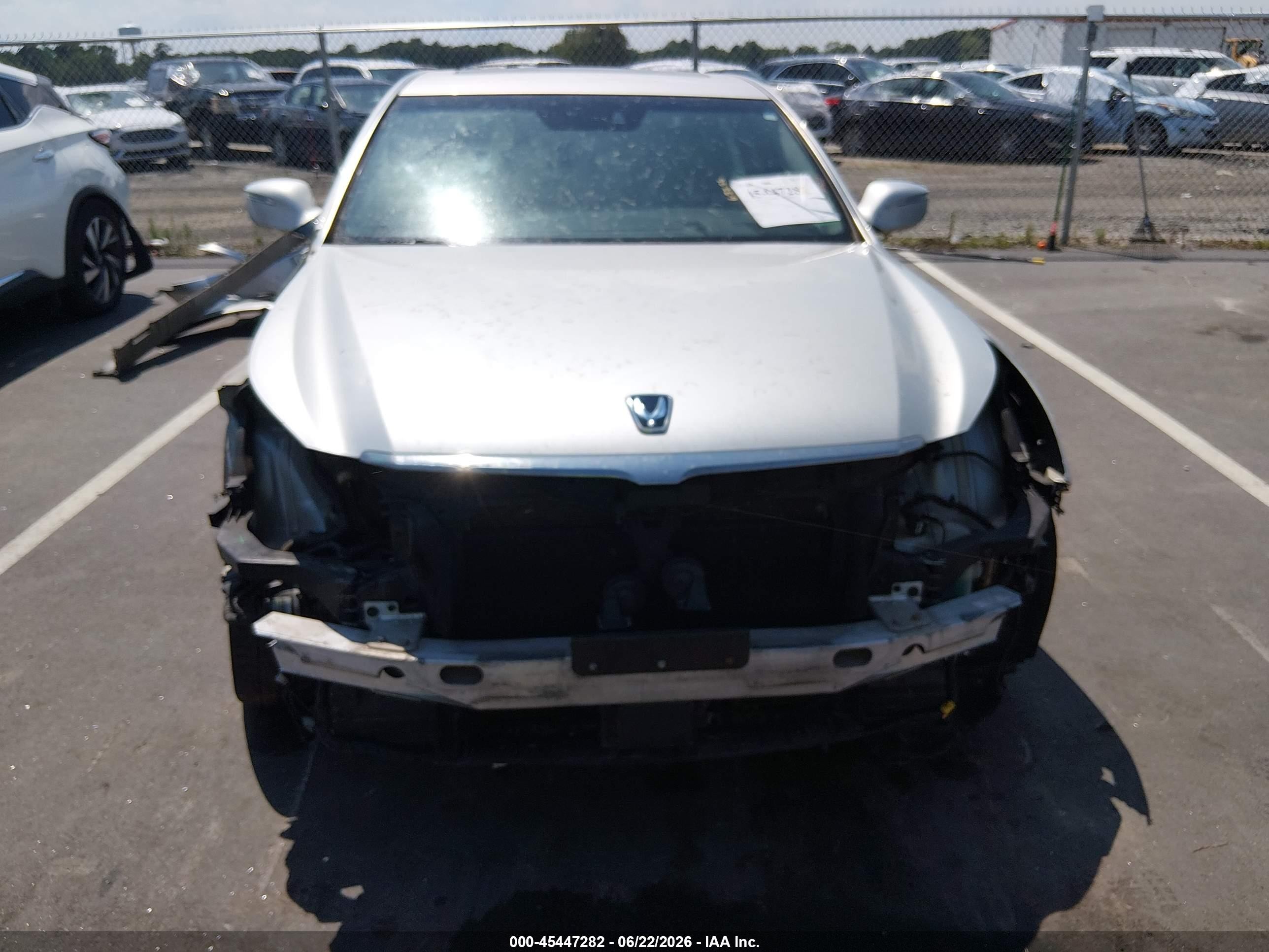 2014 Hyundai Equus Signature Серебряный vin: KMHGH4JH7EU076491