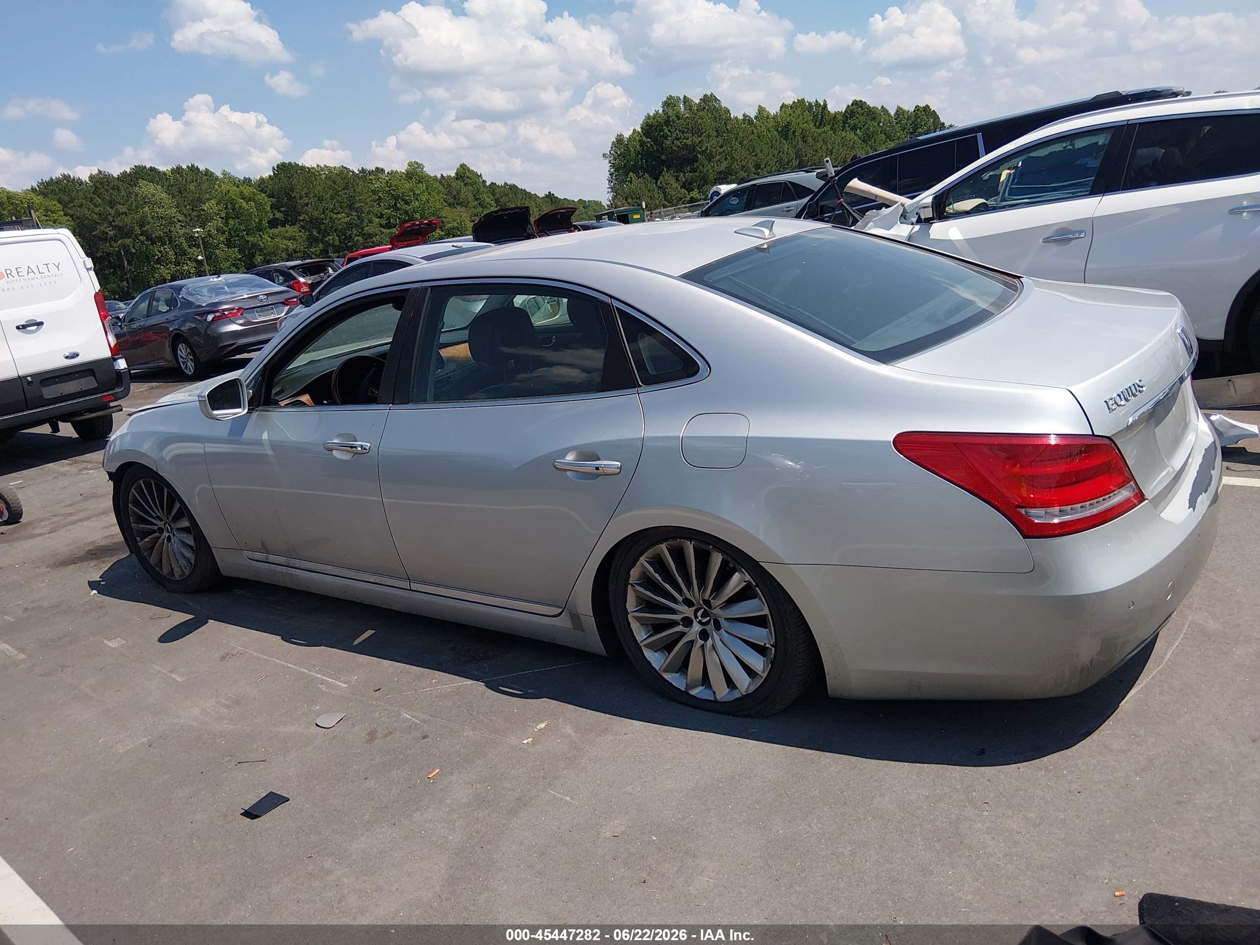 2014 Hyundai Equus Signature Серебряный vin: KMHGH4JH7EU076491