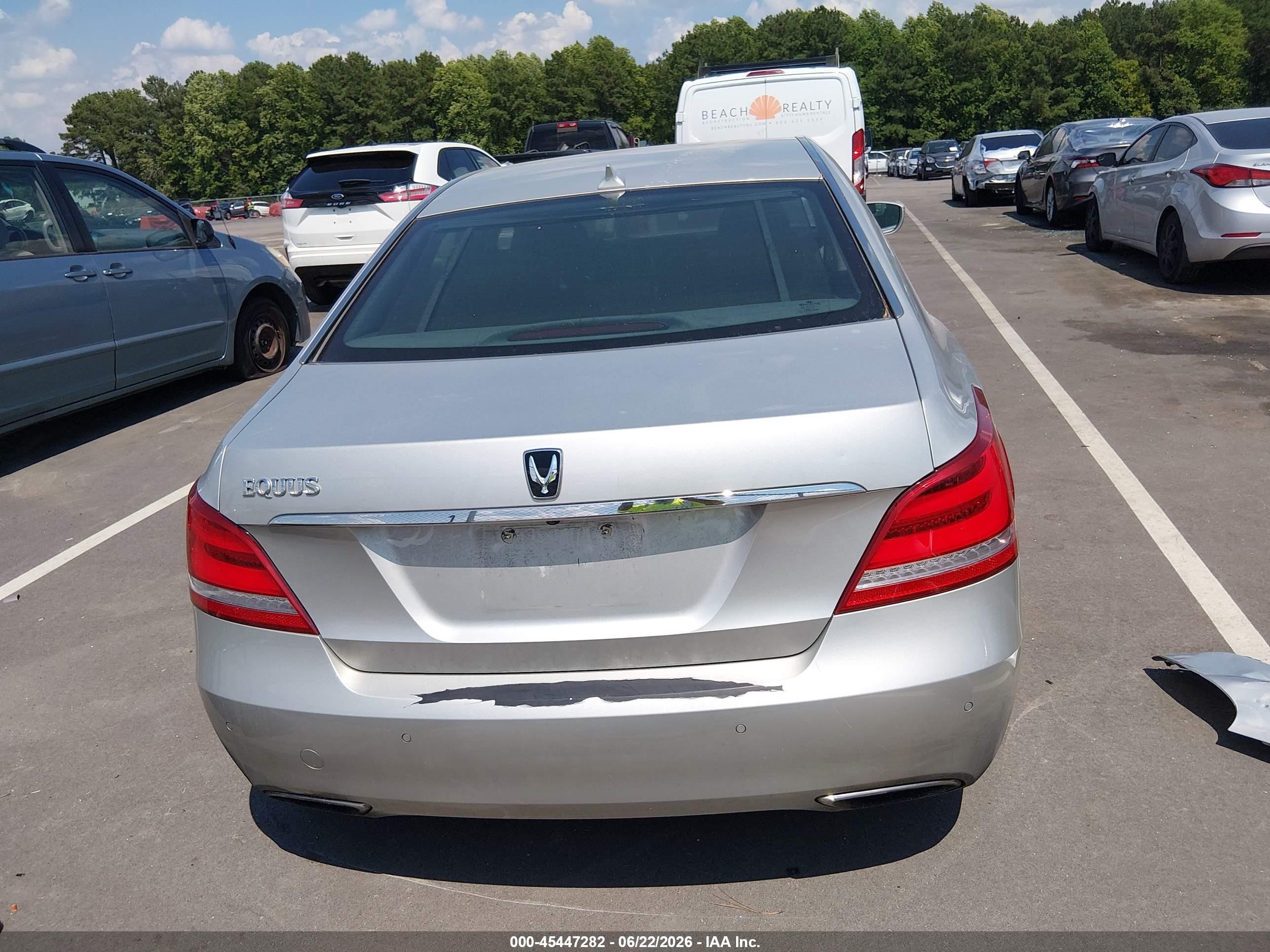 2014 Hyundai Equus Signature Серебряный vin: KMHGH4JH7EU076491