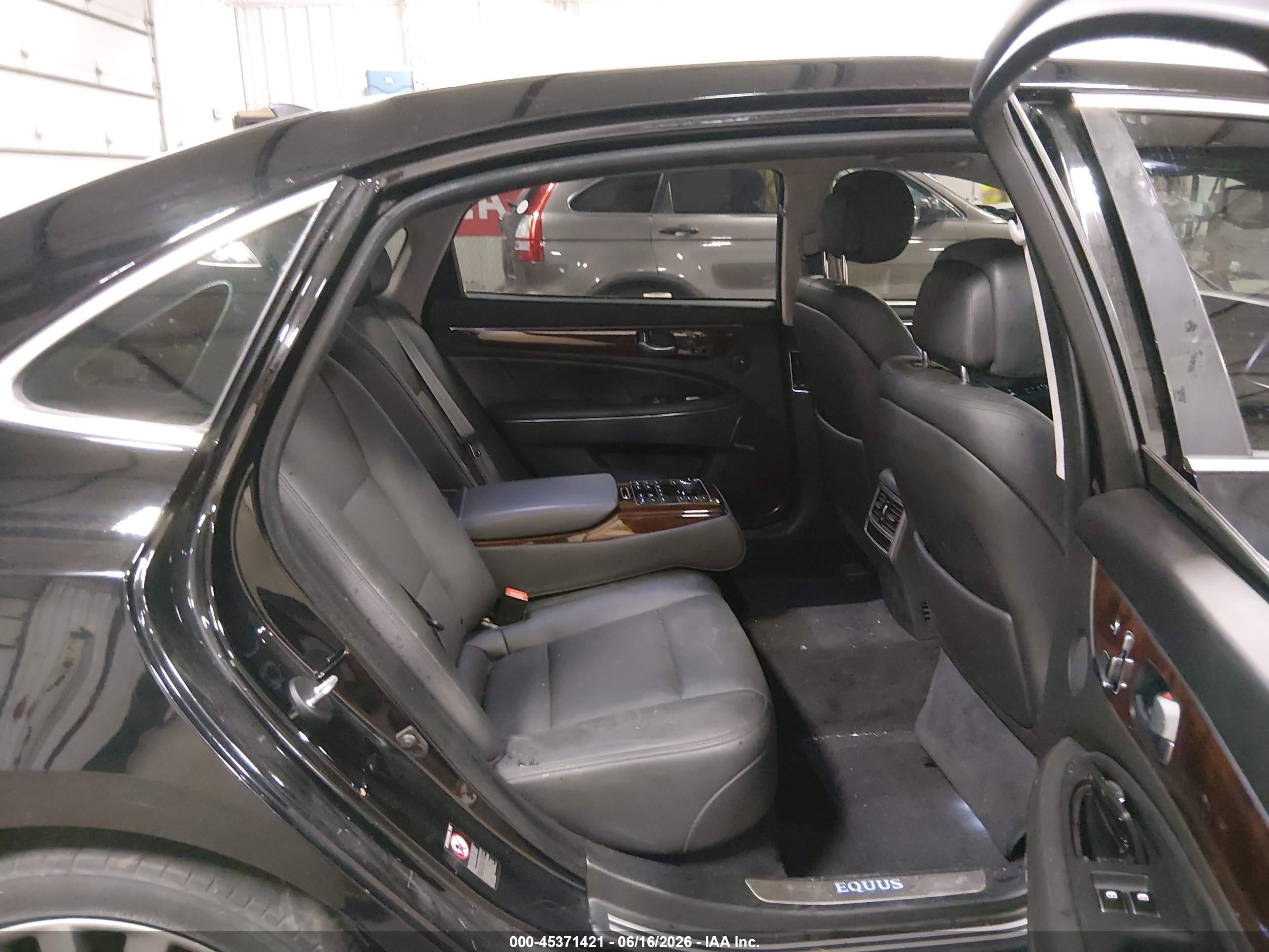 2015 Hyundai Equus Signature Black vin: KMHGH4JH7FU099738