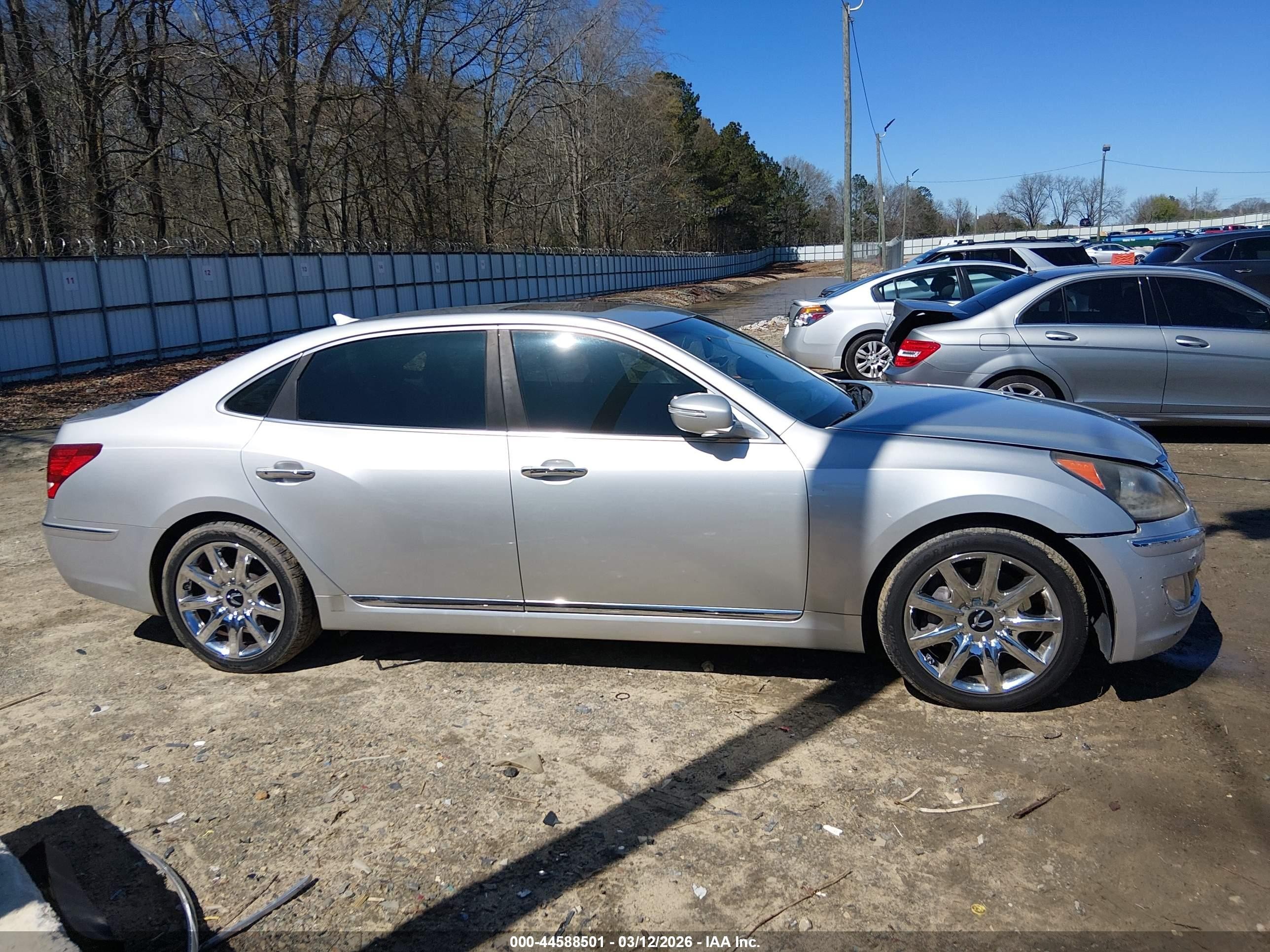 2013 Hyundai Equus Signature Silver vin: KMHGH4JH8DU064347