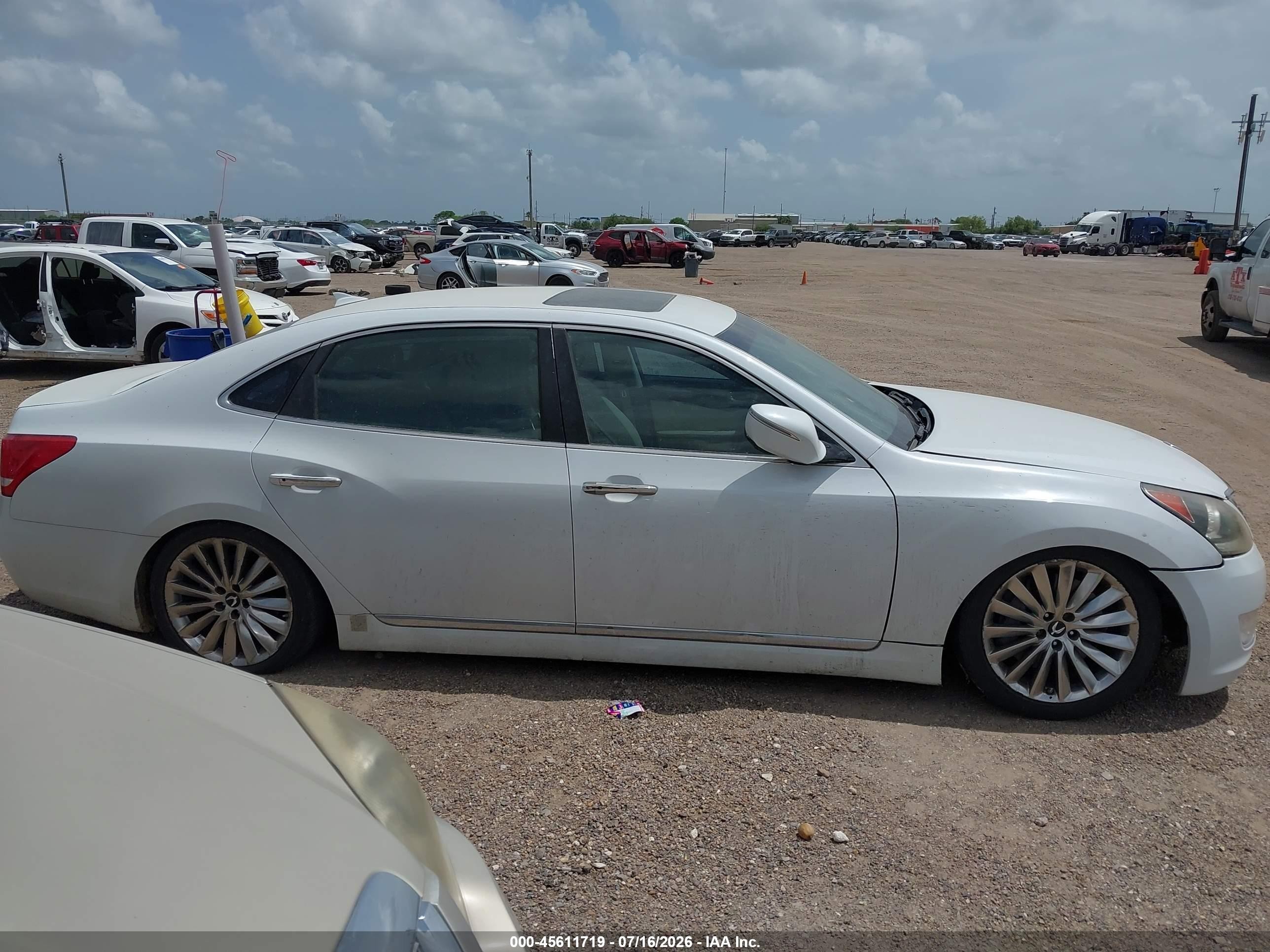 2014 Hyundai Equus Ultimate White vin: KMHGH4JH8EU074085