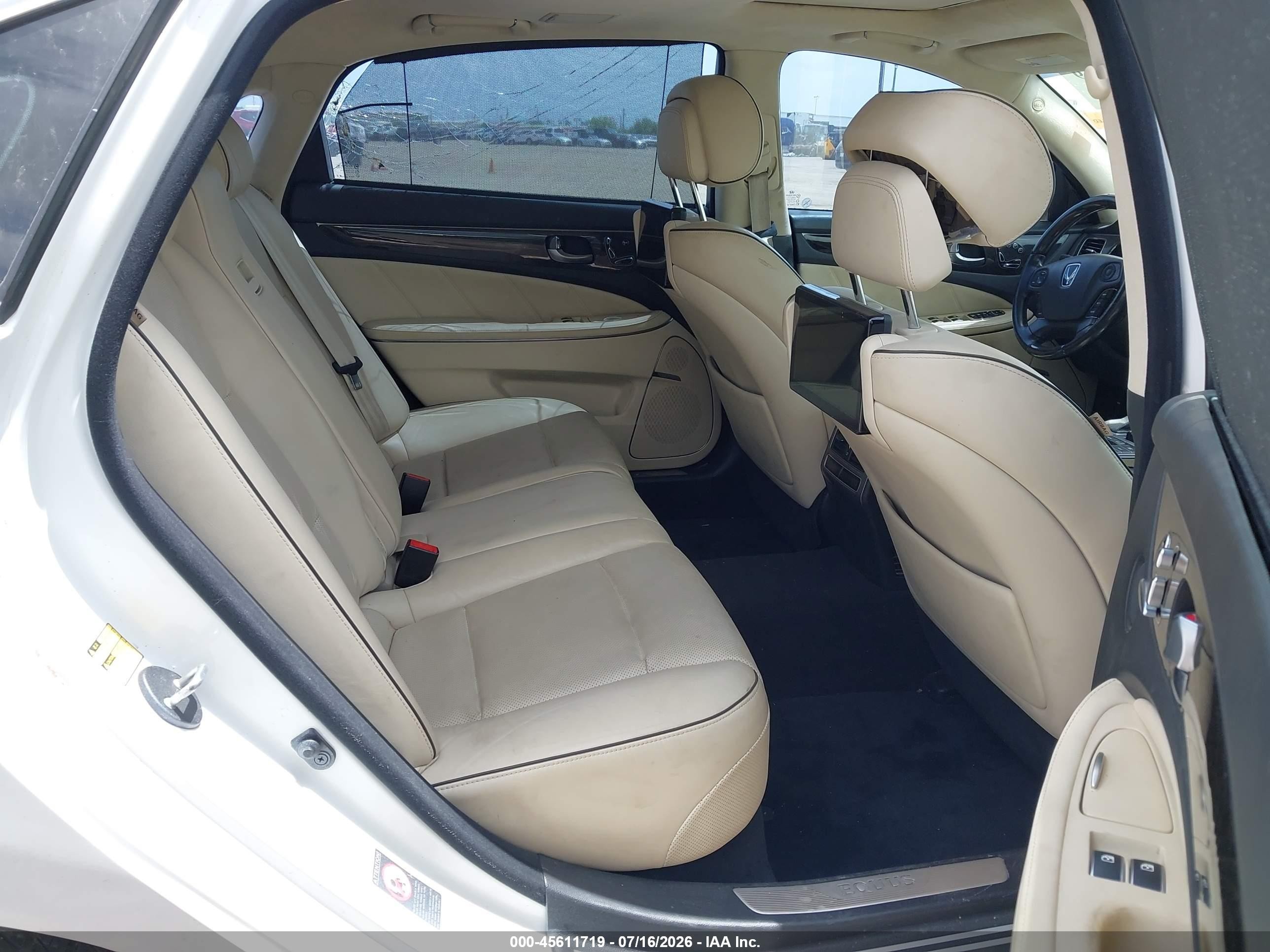 2014 Hyundai Equus Ultimate White vin: KMHGH4JH8EU074085