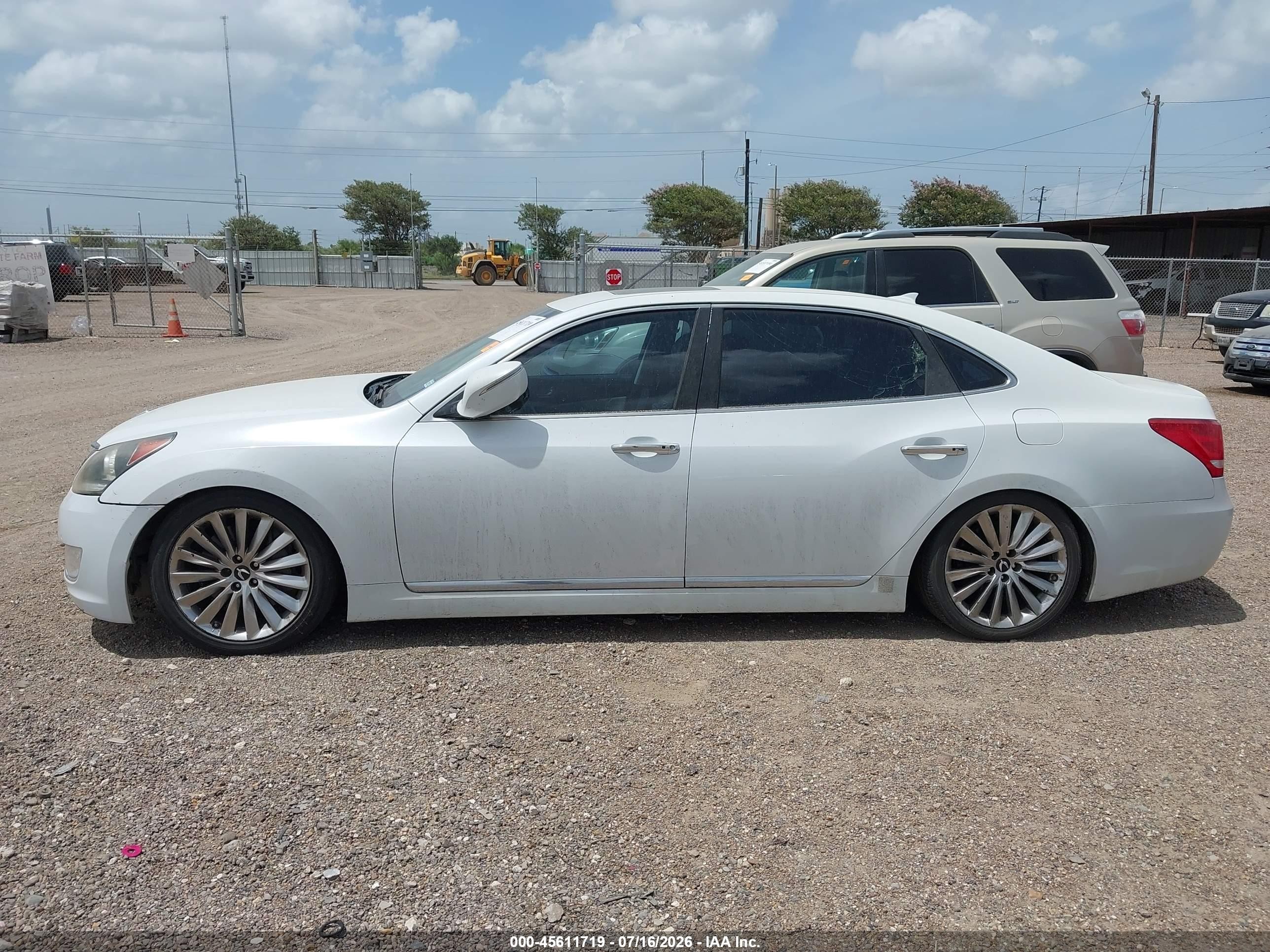 2014 Hyundai Equus Ultimate White vin: KMHGH4JH8EU074085