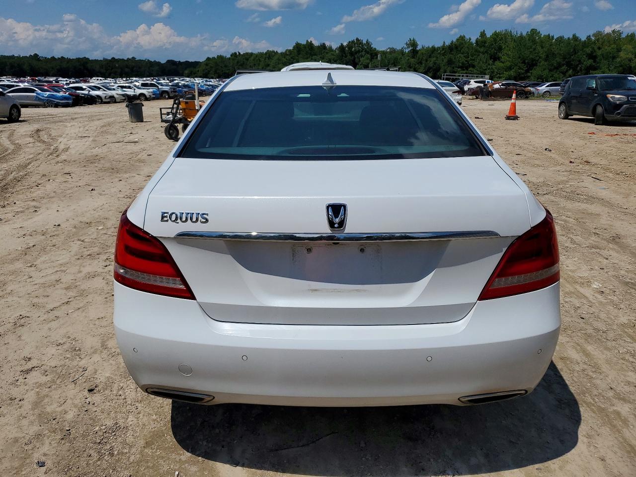 2015 Hyundai Equus Ultimate White vin: KMHGH4JH8FU092104