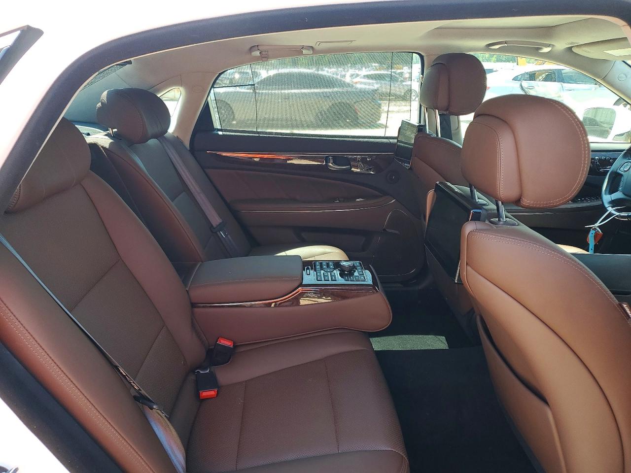 2015 Hyundai Equus Ultimate White vin: KMHGH4JH8FU092104