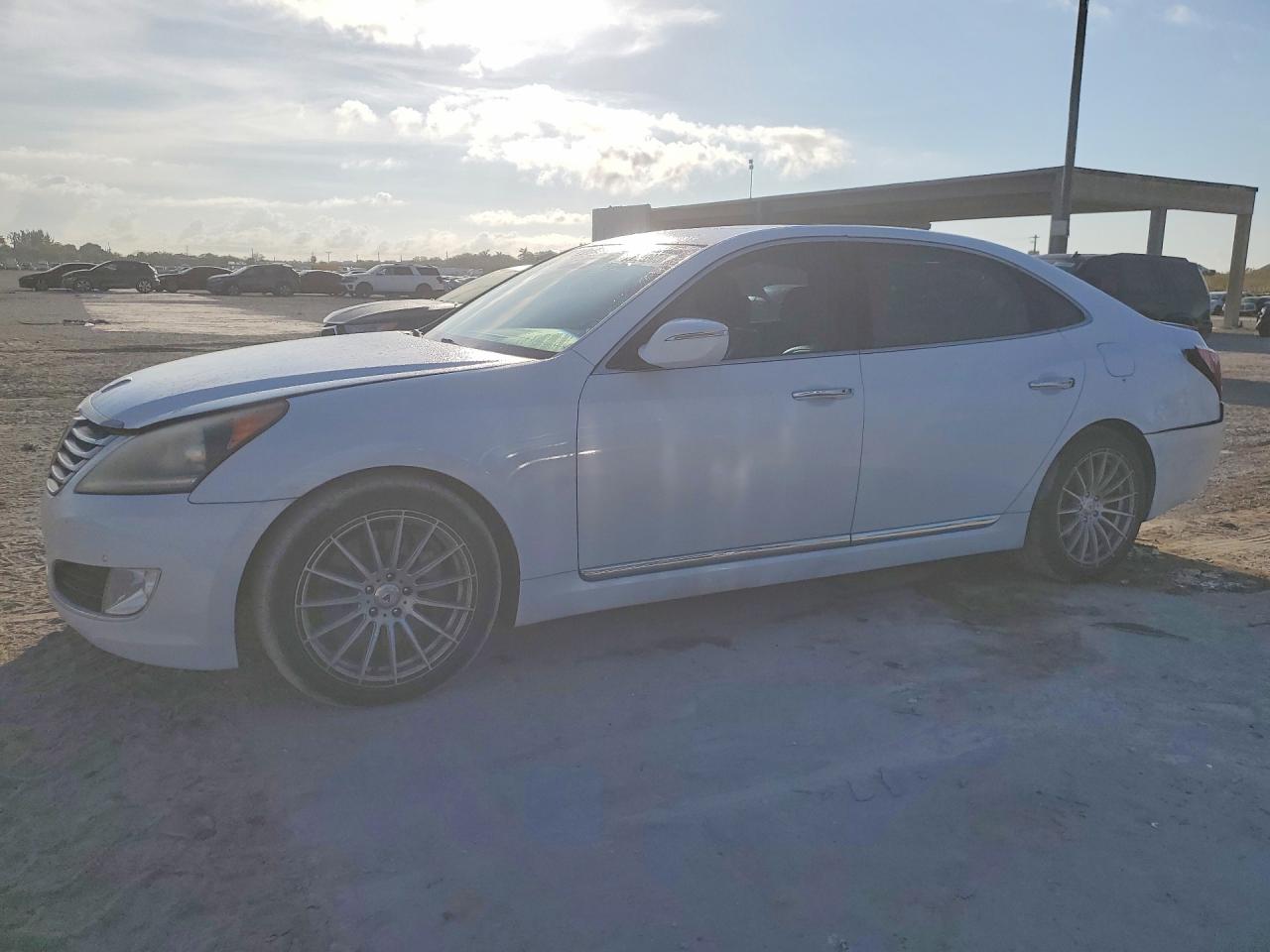 2015 Hyundai Equus Signature White vin: KMHGH4JH8FU095648