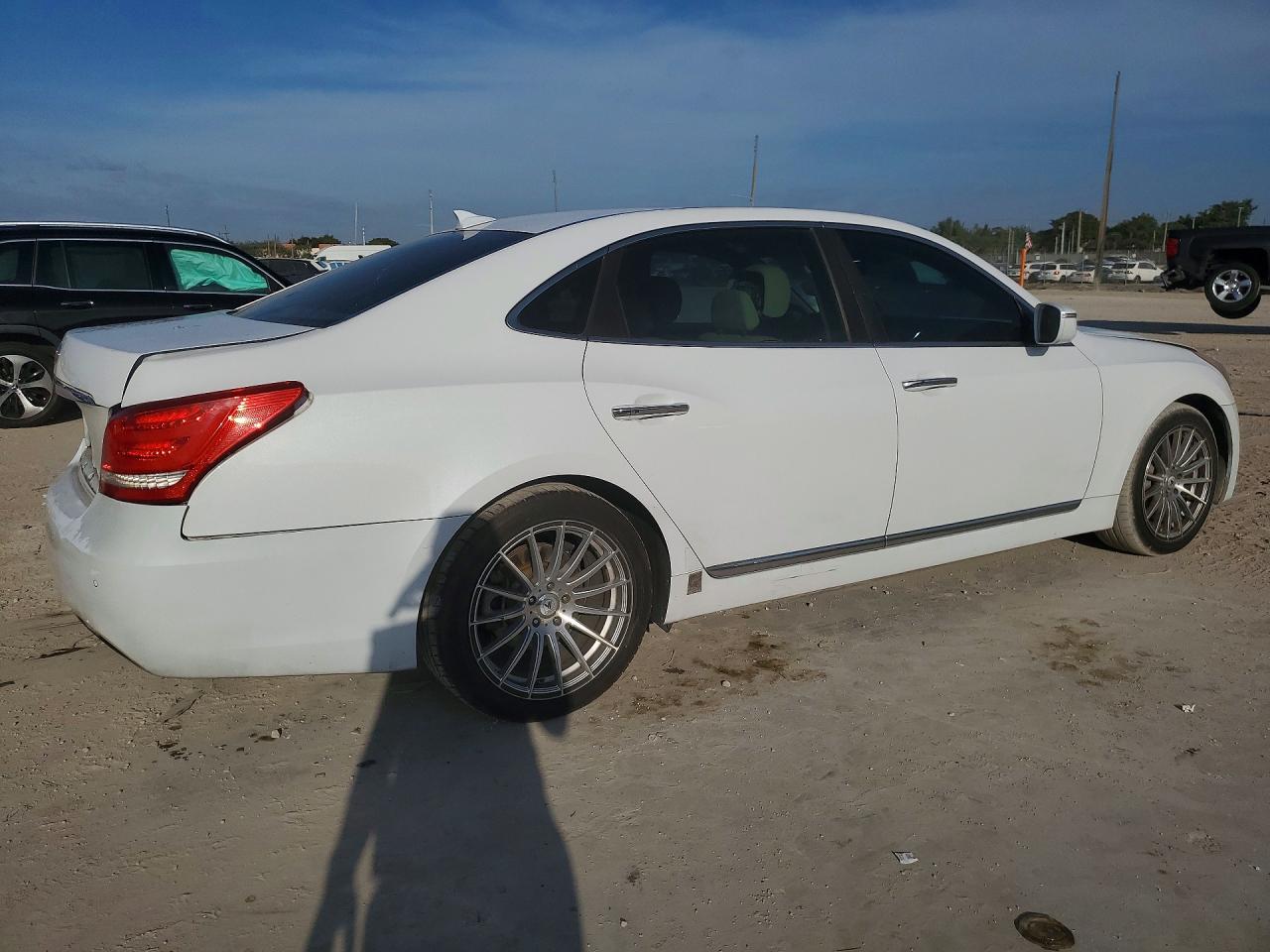 2015 Hyundai Equus Signature White vin: KMHGH4JH8FU095648
