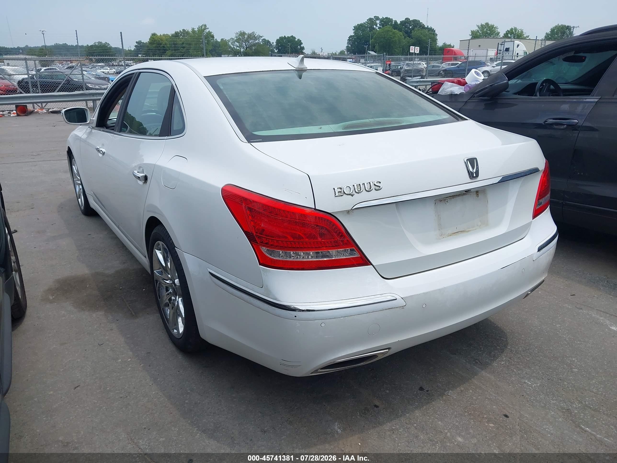2013 Hyundai Equus Signature White vin: KMHGH4JH9DU063028