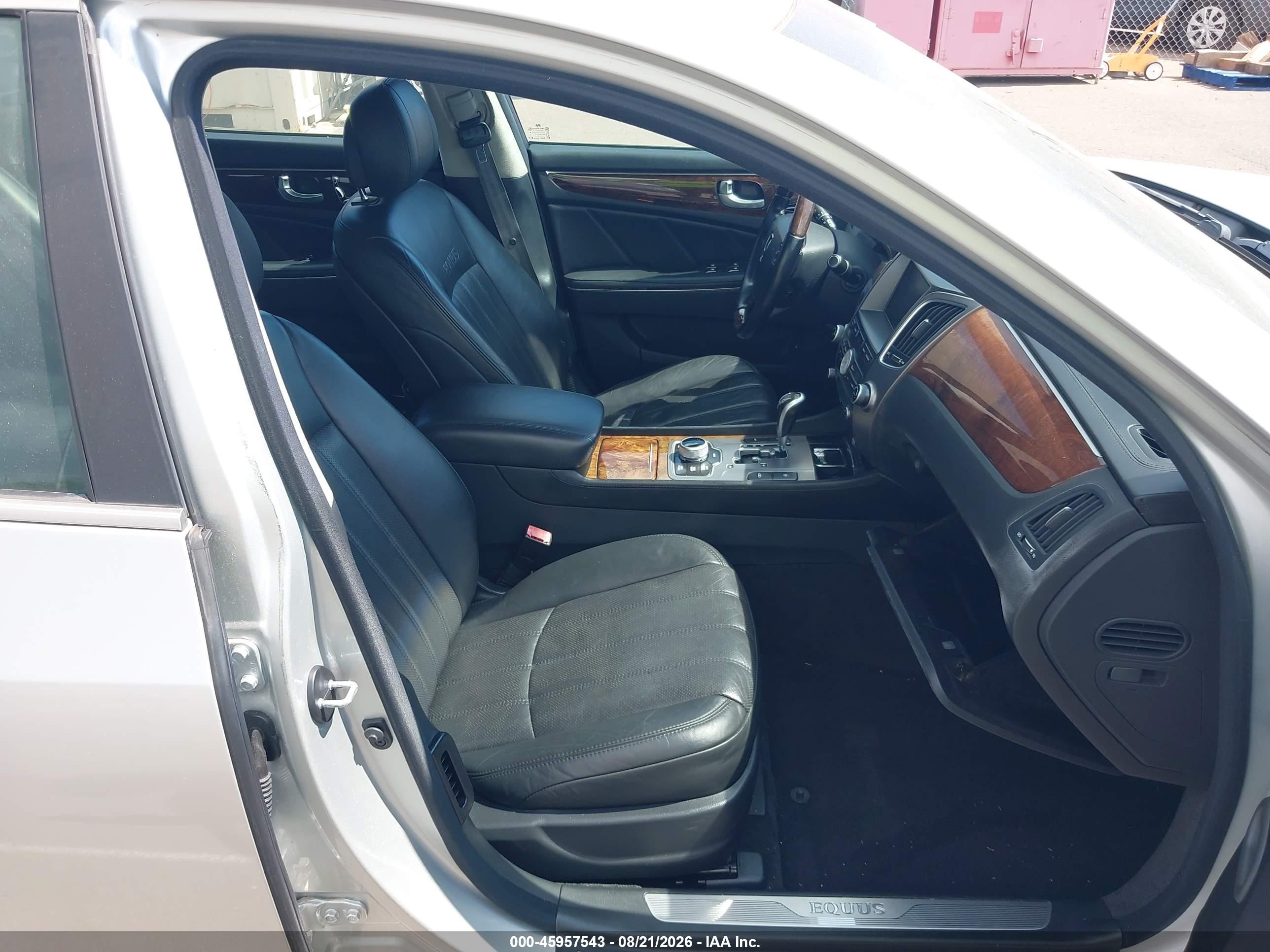 2012 Hyundai Equus Signature Silver vin: KMHGH4JHXCU045586