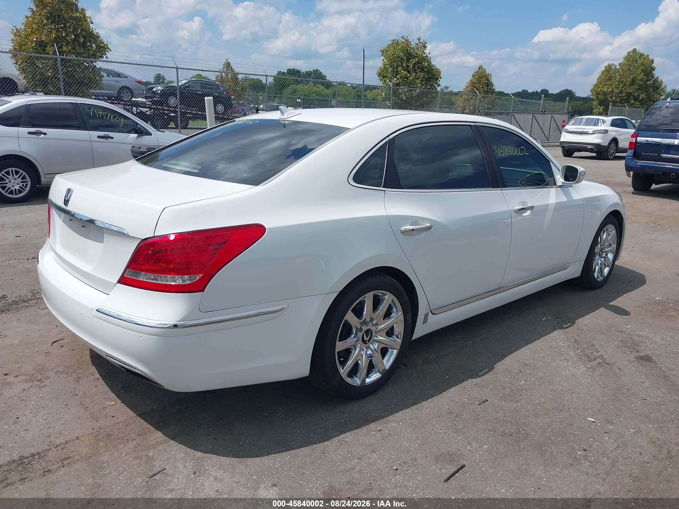 2012 Hyundai Equus Signature White vin: KMHGH4JHXCU050822