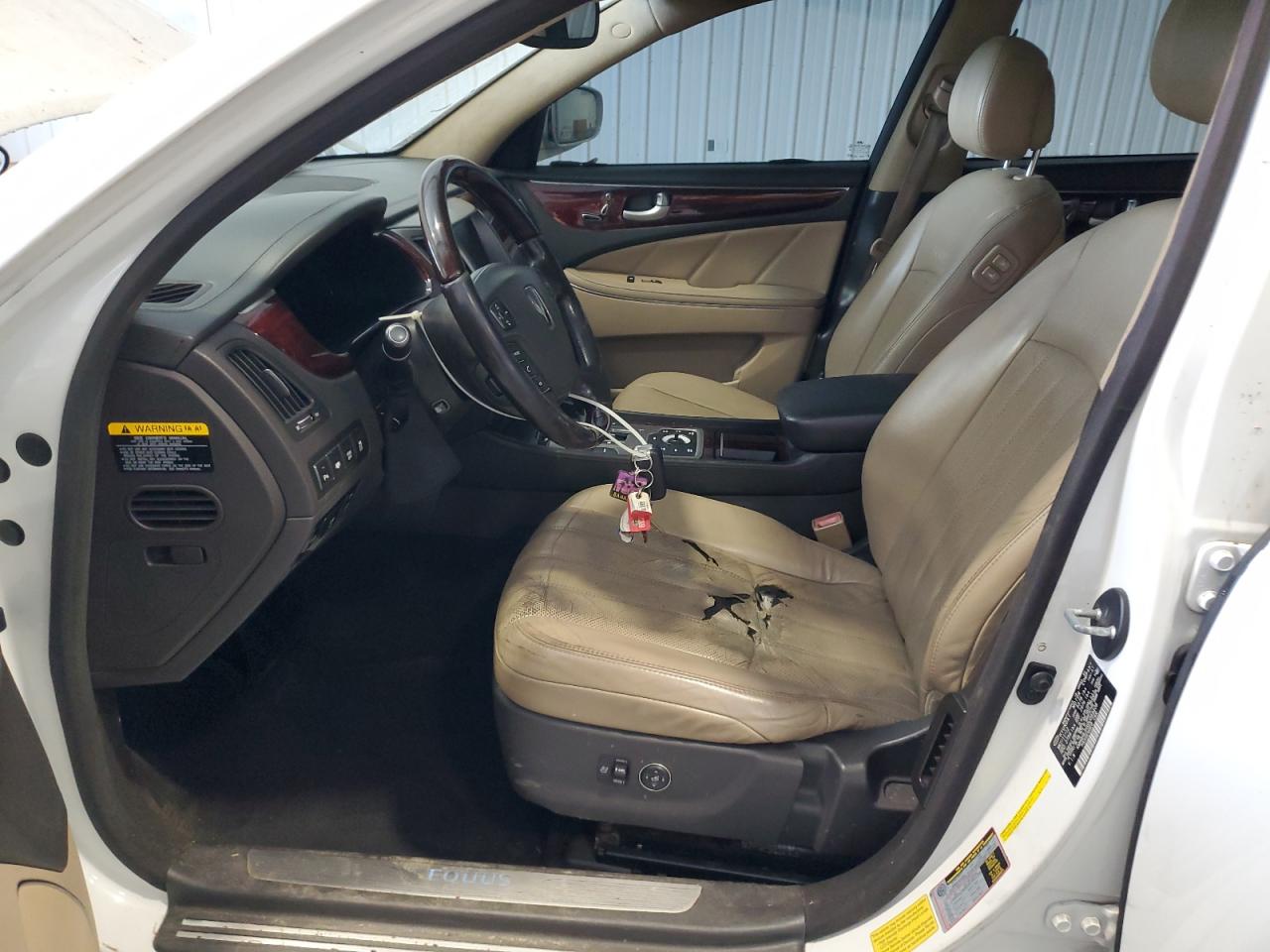 2013 Hyundai Equus Signature White vin: KMHGH4JHXDU059408 Damage: Left Front Seat Cushion, Torn, 9 To 10 Inches
