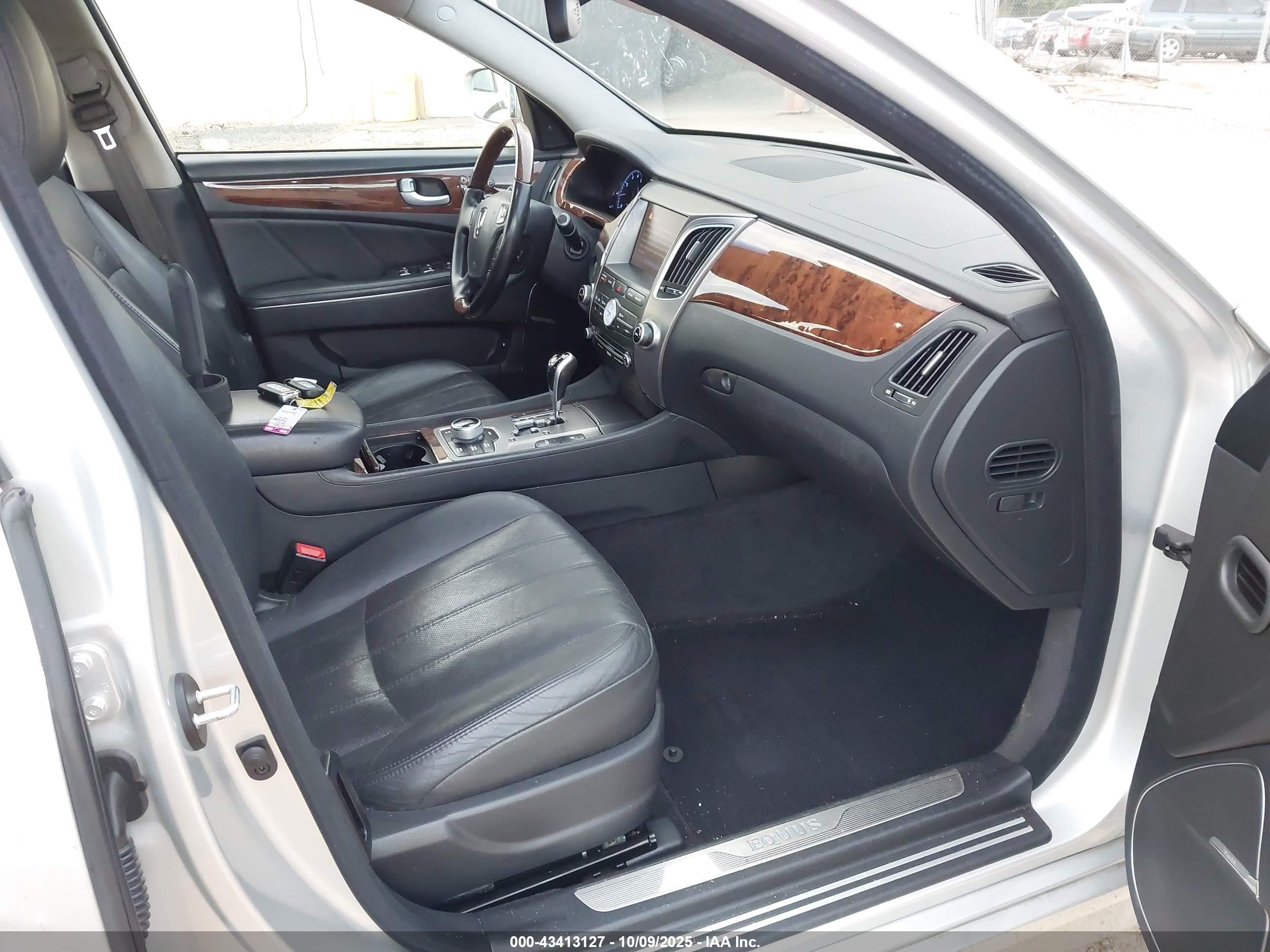 2013 Hyundai Equus Signature Silver vin: KMHGH4JHXDU066522