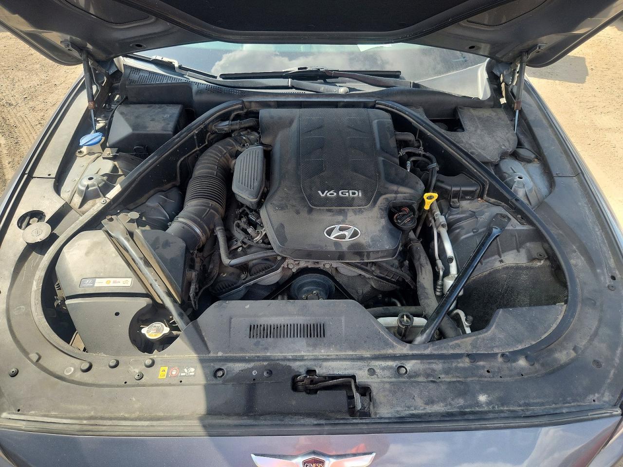 2015 Hyundai Genesis 3.8l Silver vin: KMHGN4JE0FU020697
