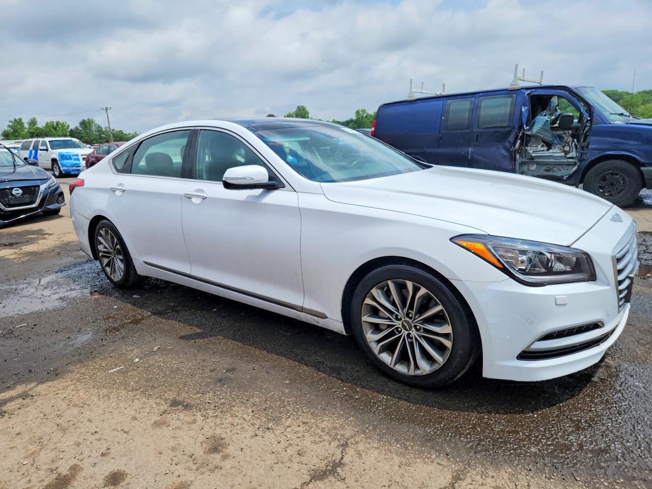 2015 Hyundai Genesis 3.8l White vin: KMHGN4JE0FU065672