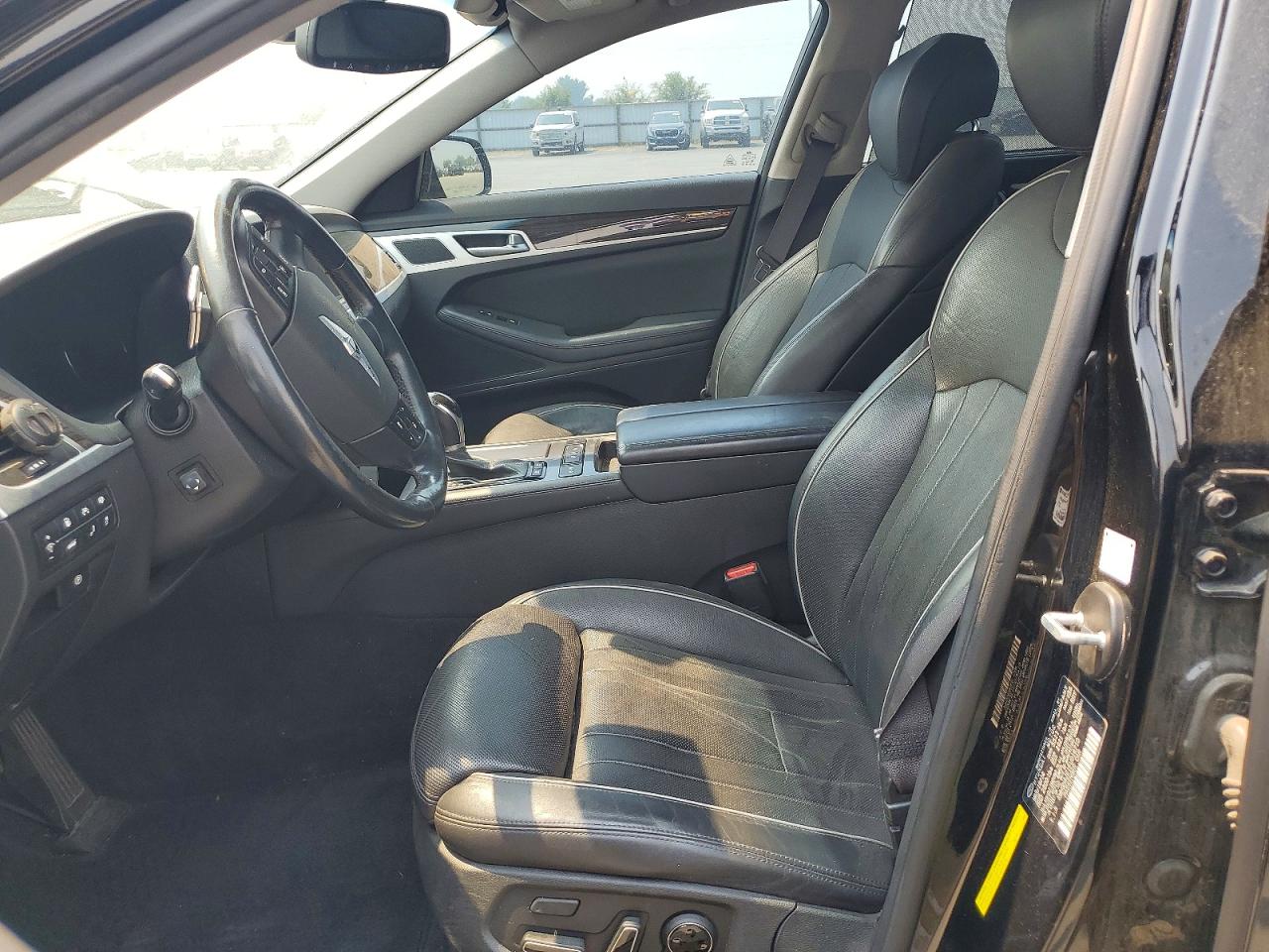 2015 Hyundai Genesis 3.8l Черный vin: KMHGN4JE1FU016710