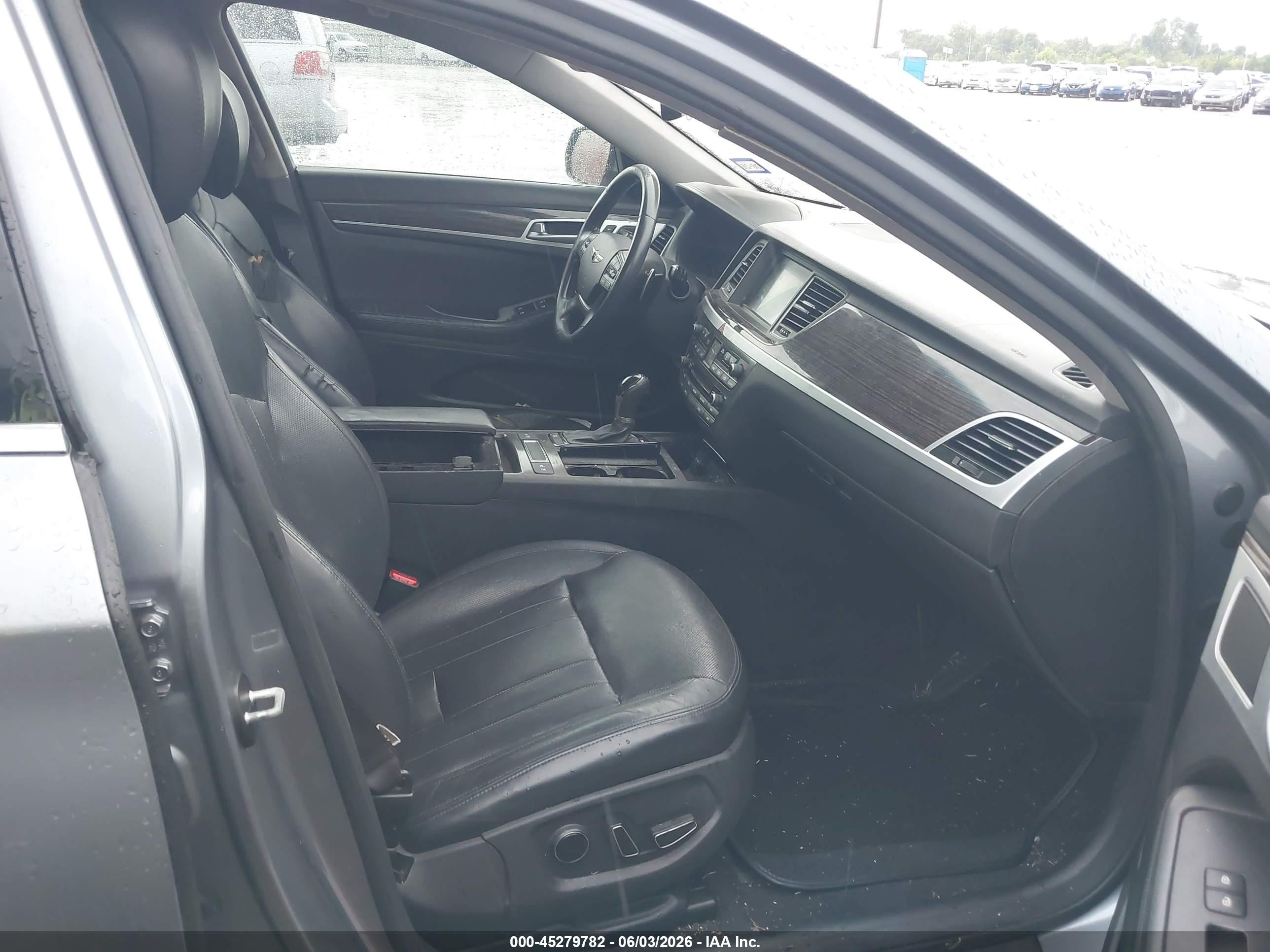 2015 Hyundai Genesis 3.8 Gray vin: KMHGN4JE1FU016819