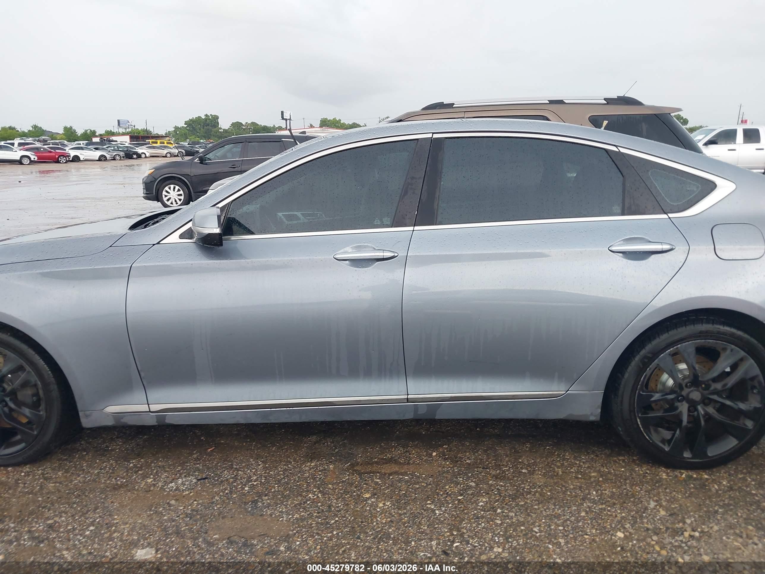 2015 Hyundai Genesis 3.8 Gray vin: KMHGN4JE1FU016819