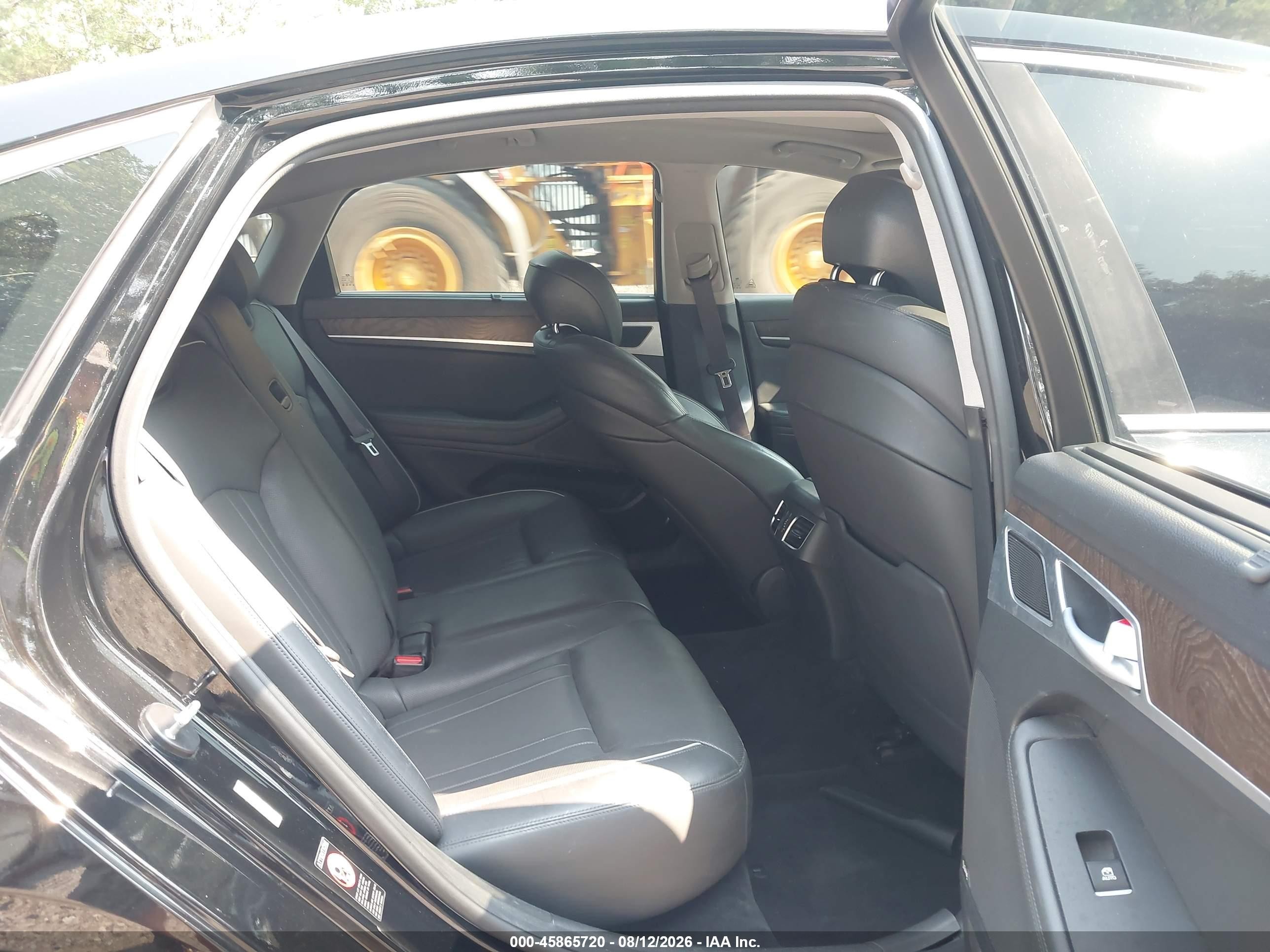 2015 Hyundai Genesis 3.8 Black vin: KMHGN4JE1FU022894