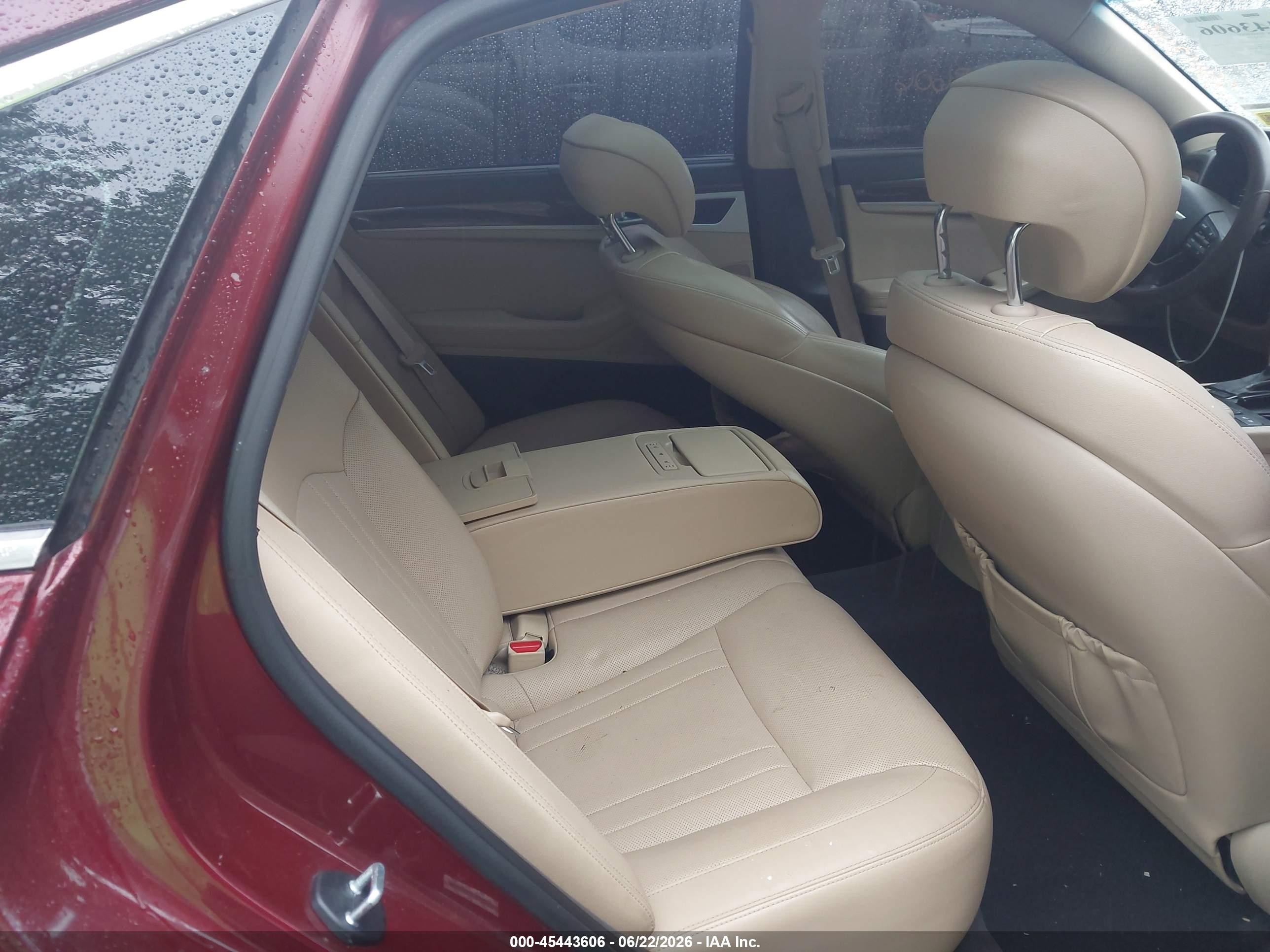 2015 Hyundai Genesis 3.8 Red vin: KMHGN4JE1FU028338