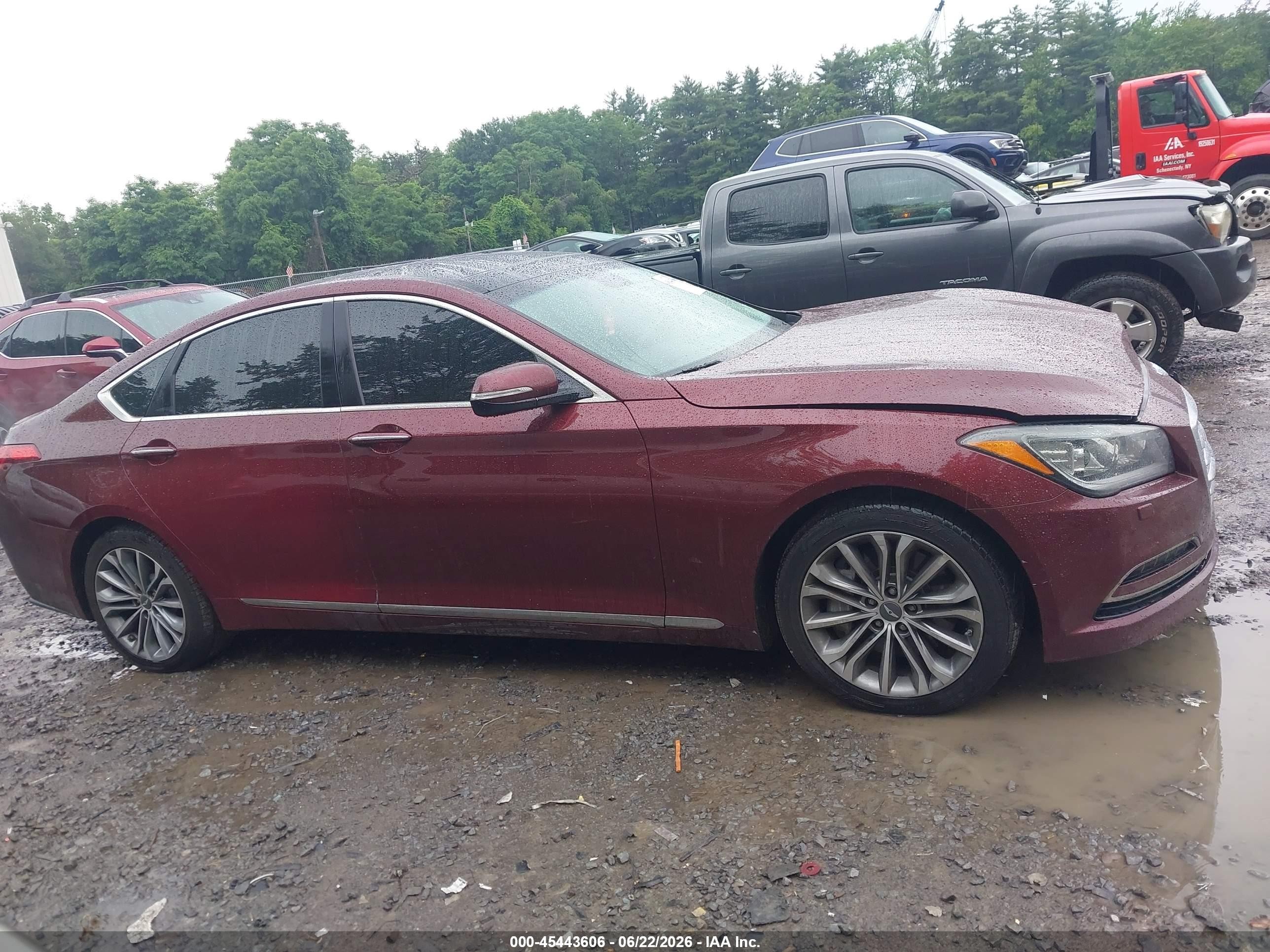 2015 Hyundai Genesis 3.8 Red vin: KMHGN4JE1FU028338