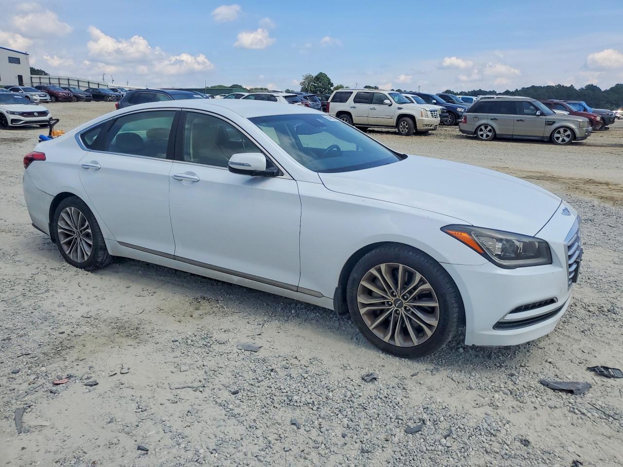 2015 Hyundai Genesis 3.8l White vin: KMHGN4JE1FU044572