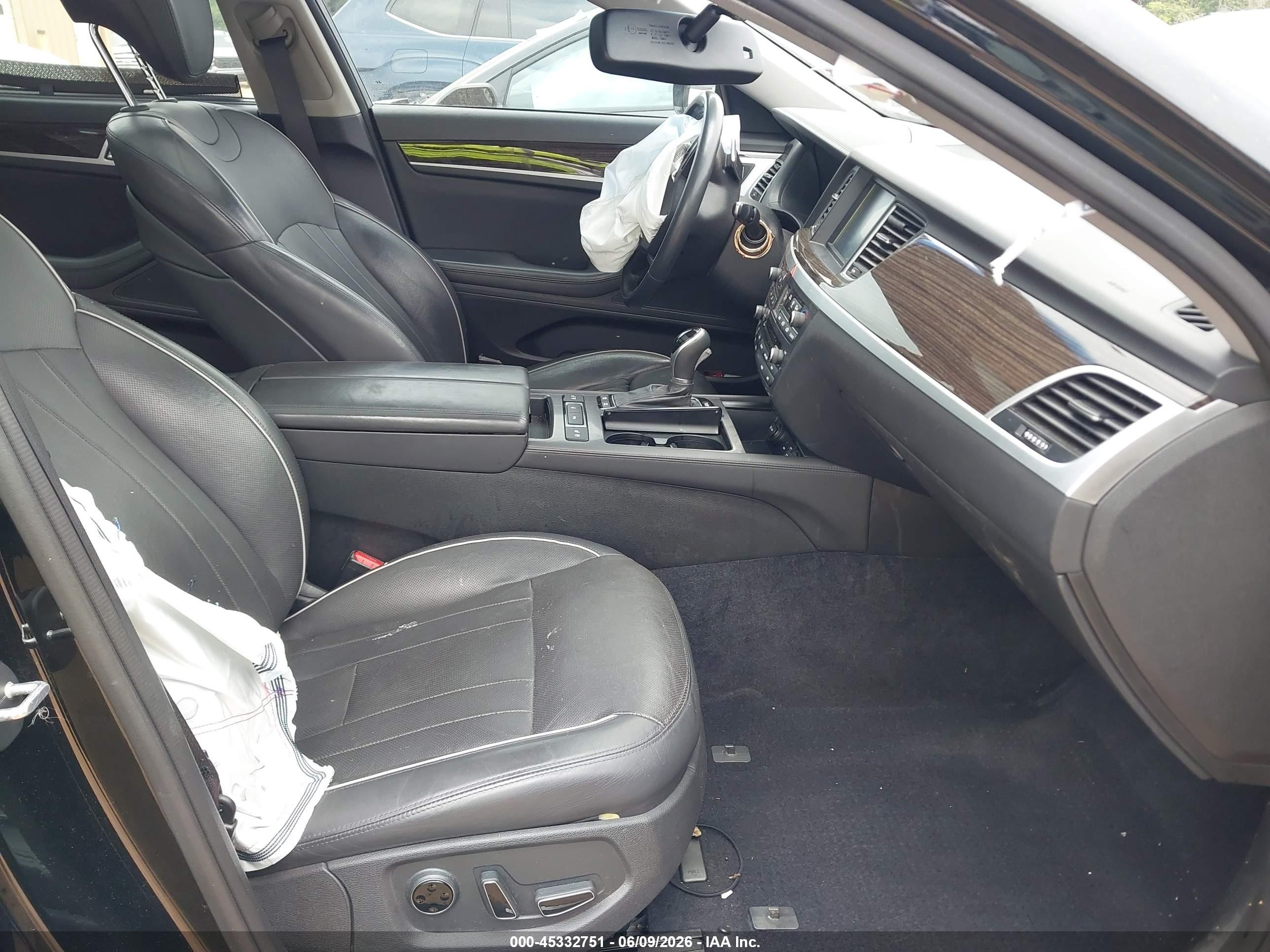 2015 Hyundai Genesis 3.8 Black vin: KMHGN4JE1FU050159
