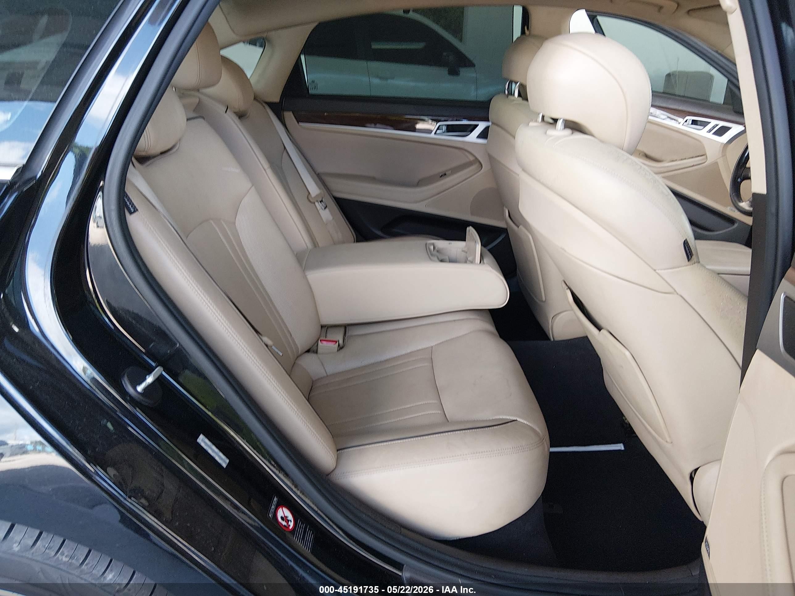 2015 Hyundai Genesis 3.8 Черный vin: KMHGN4JE1FU055099
