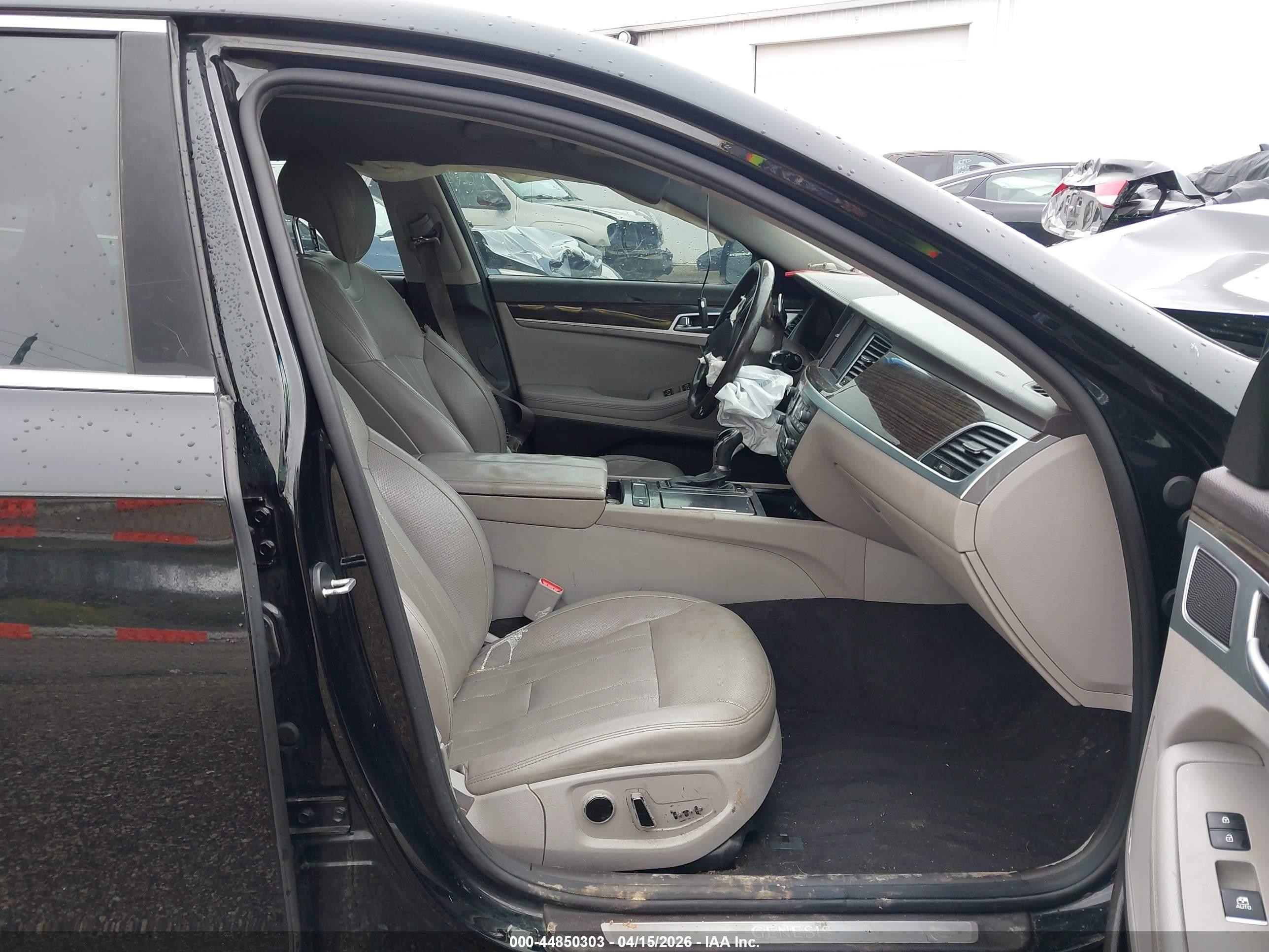 2015 Hyundai Genesis 3.8 Black vin: KMHGN4JE1FU075644