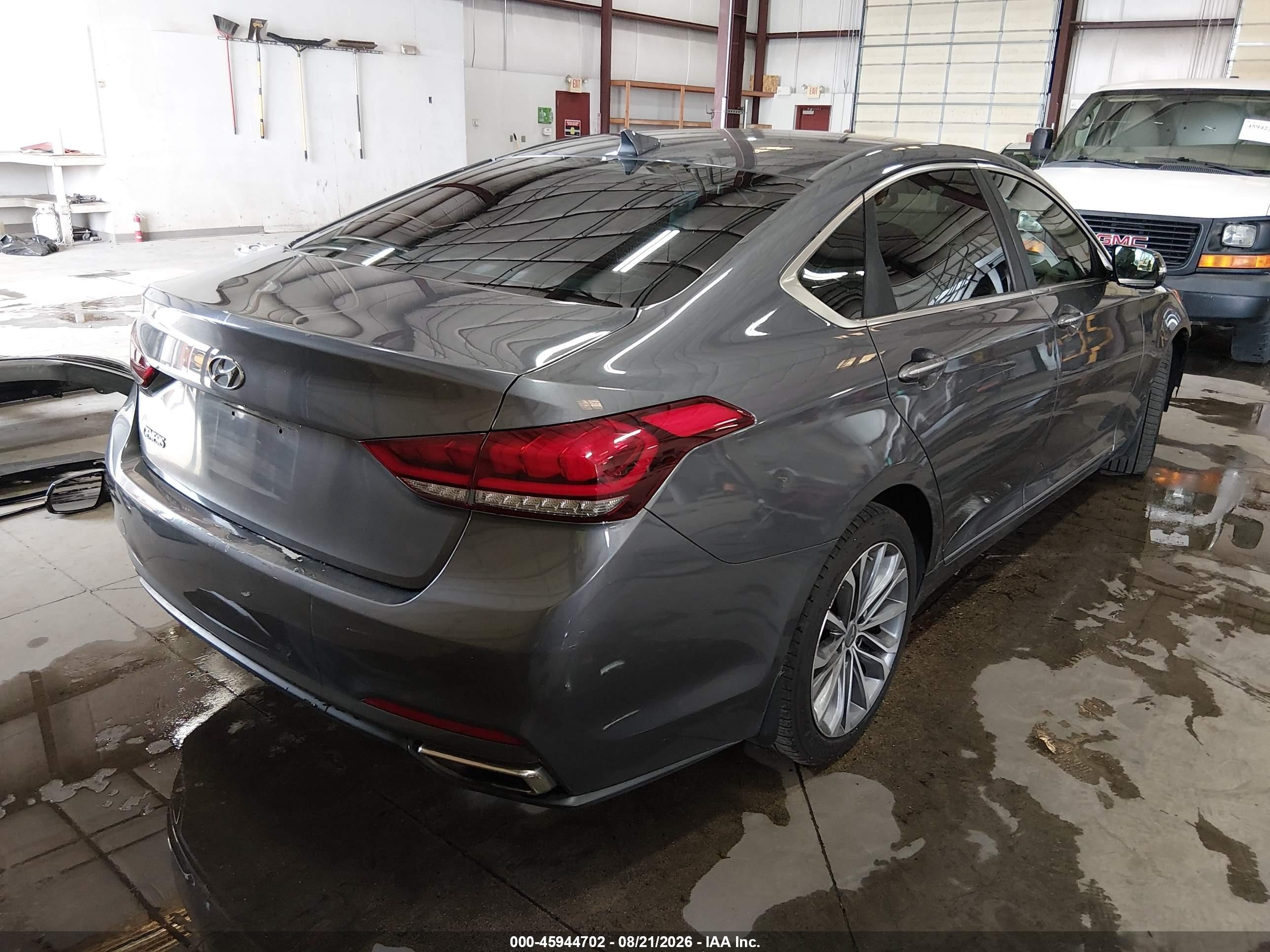 2015 Hyundai Genesis 3.8 Серый vin: KMHGN4JE1FU078057